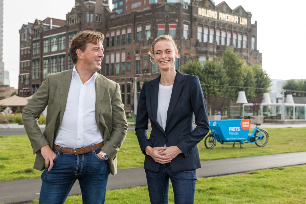 Pieter Zwart en Daphne Smit, ceo en cfo van Coolblue: ,,Dit is de volgende logische stap in onze ontwikkeling." Foto: Coolblue