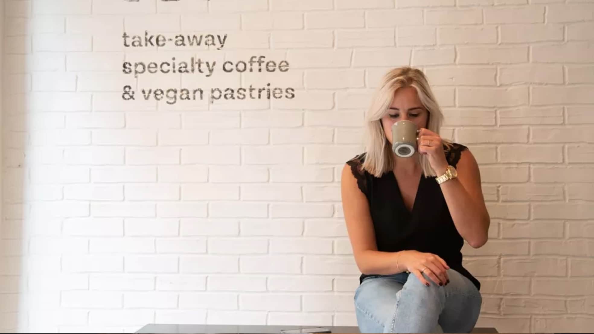 In Nederland heeft Lasaroms als koffieproever al zo’n 200 koffiebarretjes met specialty coffee bezocht en gerecenseerd. Foto: Koffietje.nl