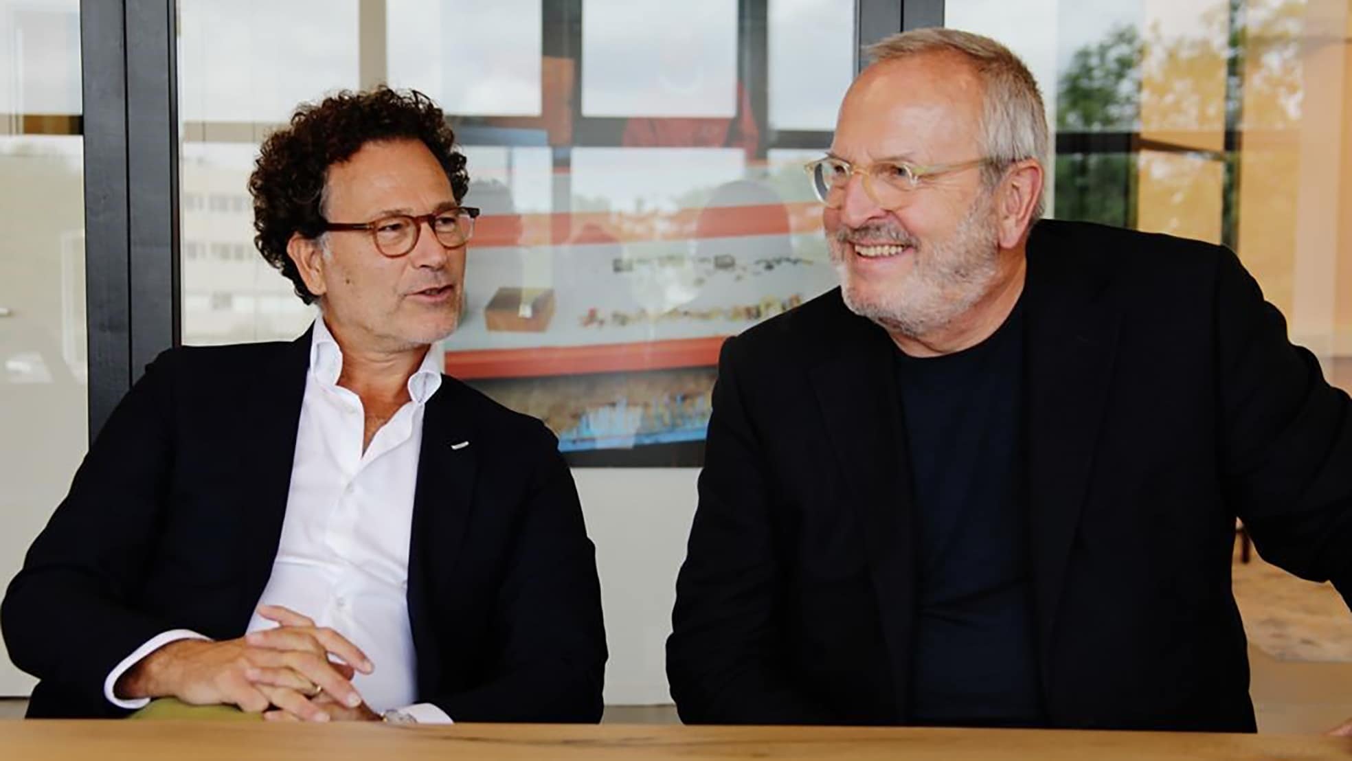 Michiel Witteveen (rechts) en zijn opvolger als ceo bij Mirage Retail Group Dirk-Jan Stoppelenburg(links).