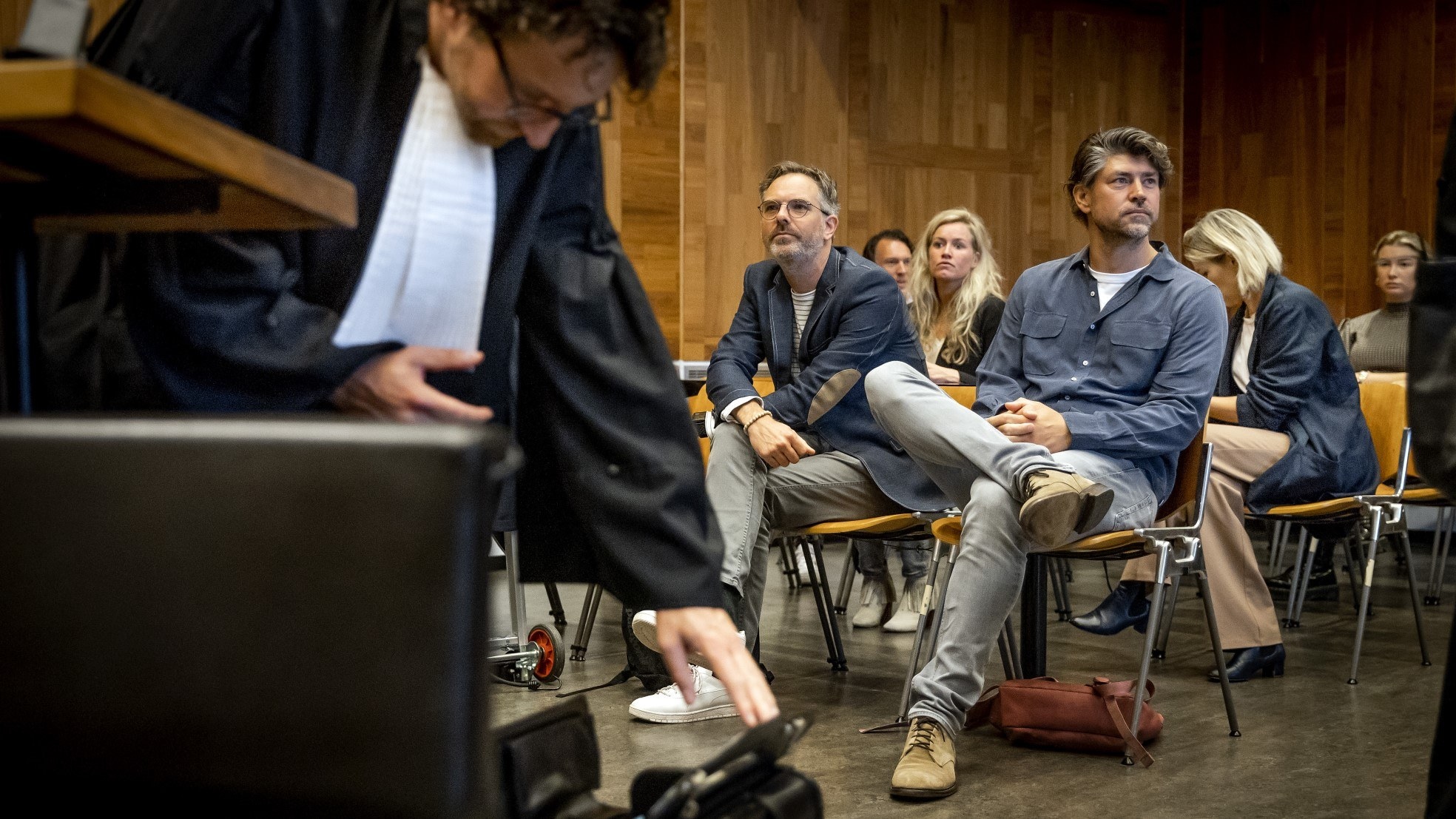 V.l.n.r.: Ruben Brouwer, ceo MOJO Concerts, Jasper Goossen, Apenkooi Events en Jolanda Jansen, directeur Ahoy voorafgaand aan het kort geding van de evenementenbranche tegen de Staat. Foto: ANP