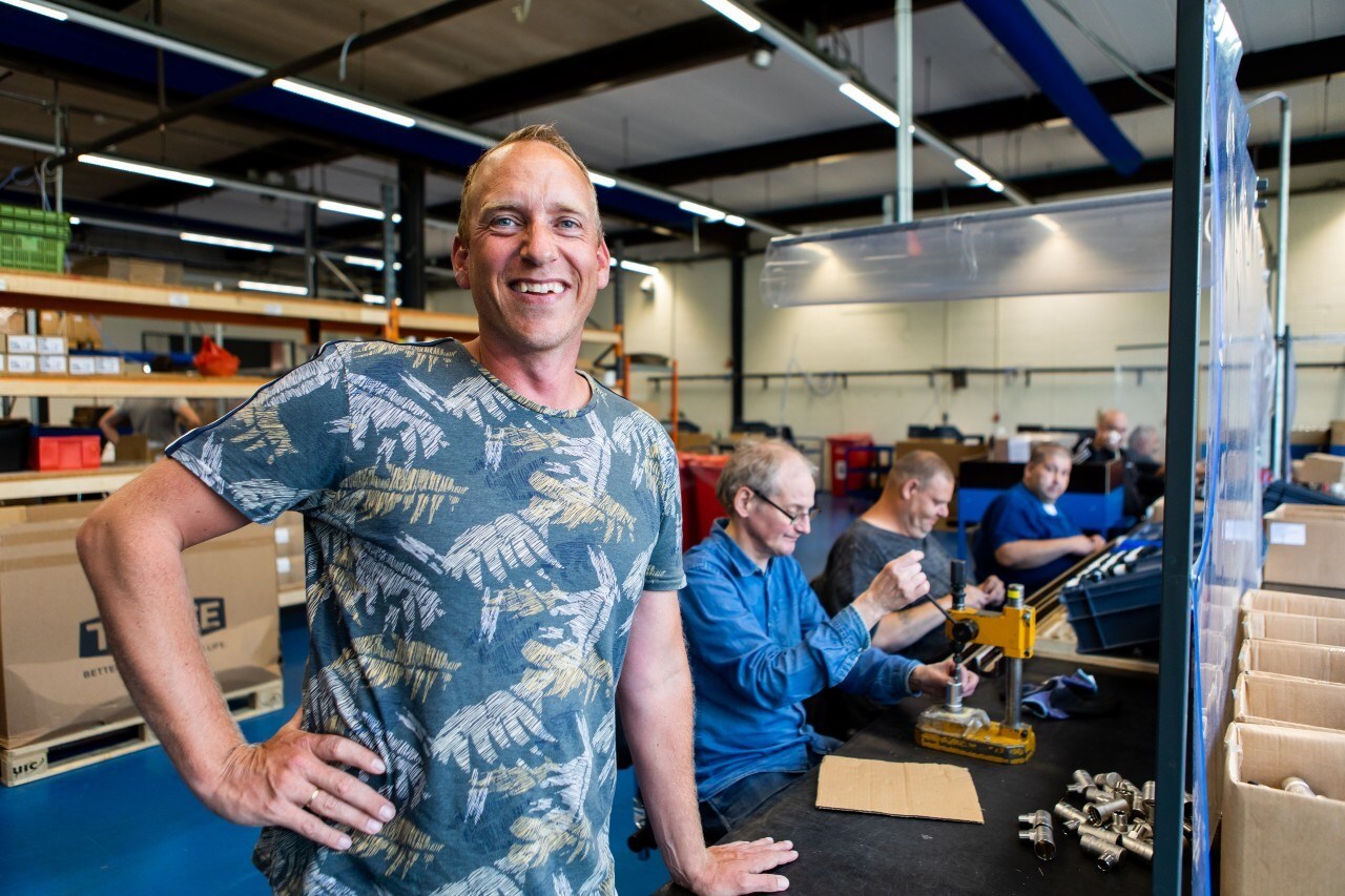 Raymond van Meerveld, manufacturing-engineer bij Flamco Groep, werkt prettig samen met KonnecteD. Foto: Rick de Visser