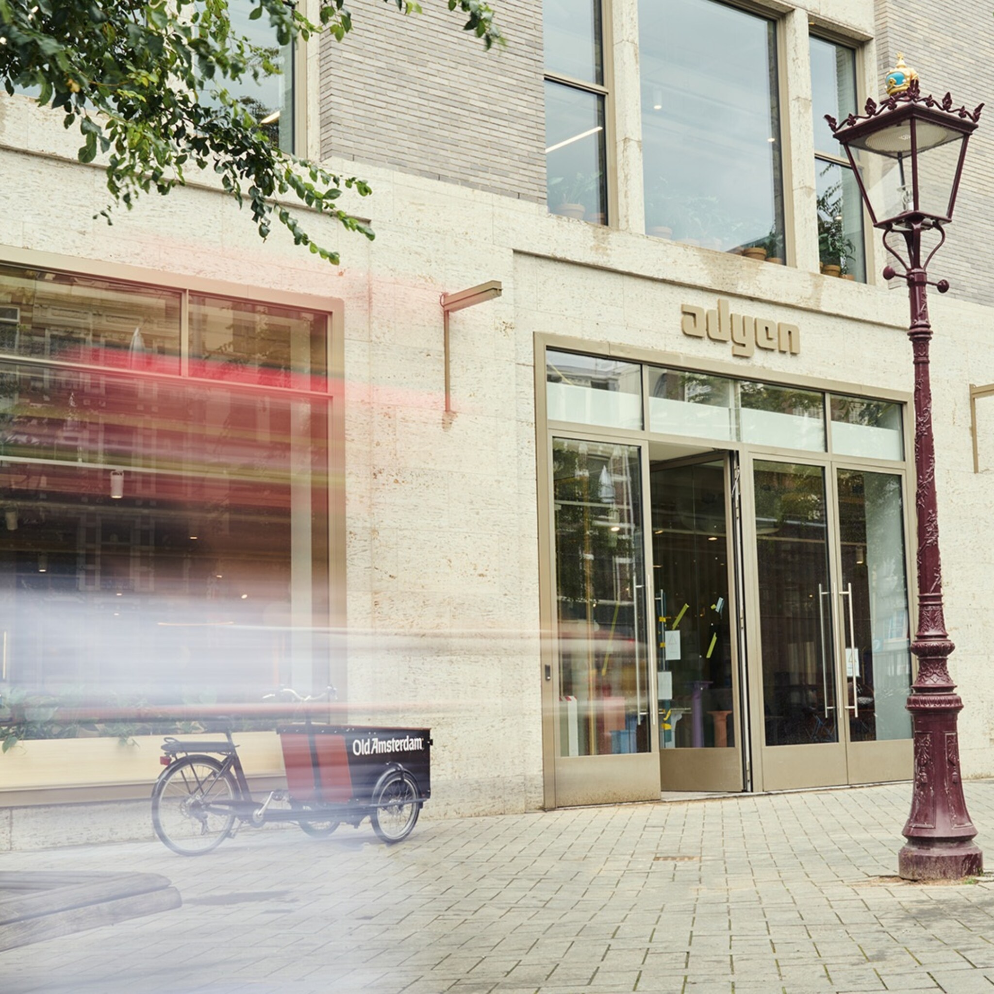 voormalig hudson s bay pand dankzij adyen pop up proeftuin voor retail