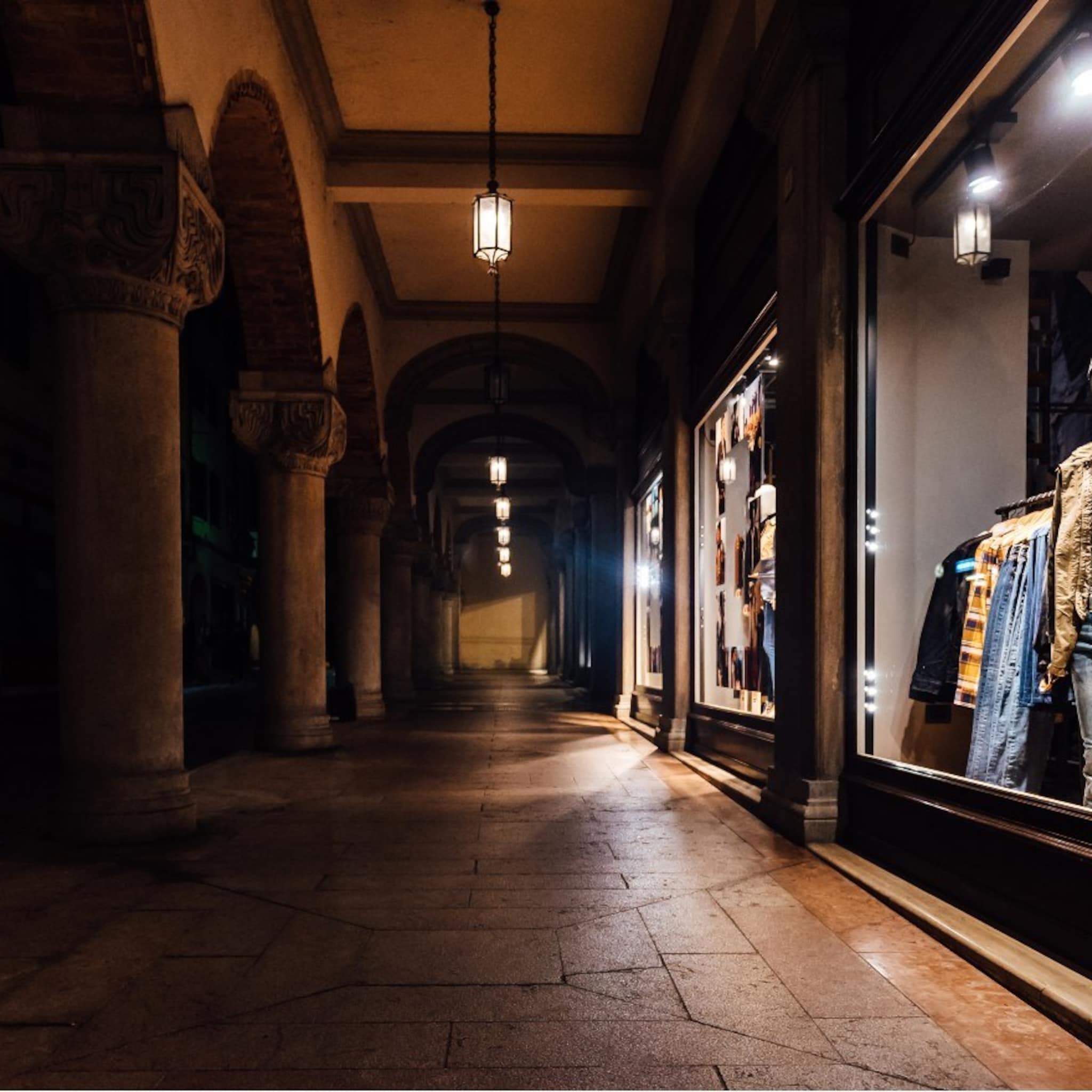 inretail winkeliers twijfelen over koopavond door personeelstekort