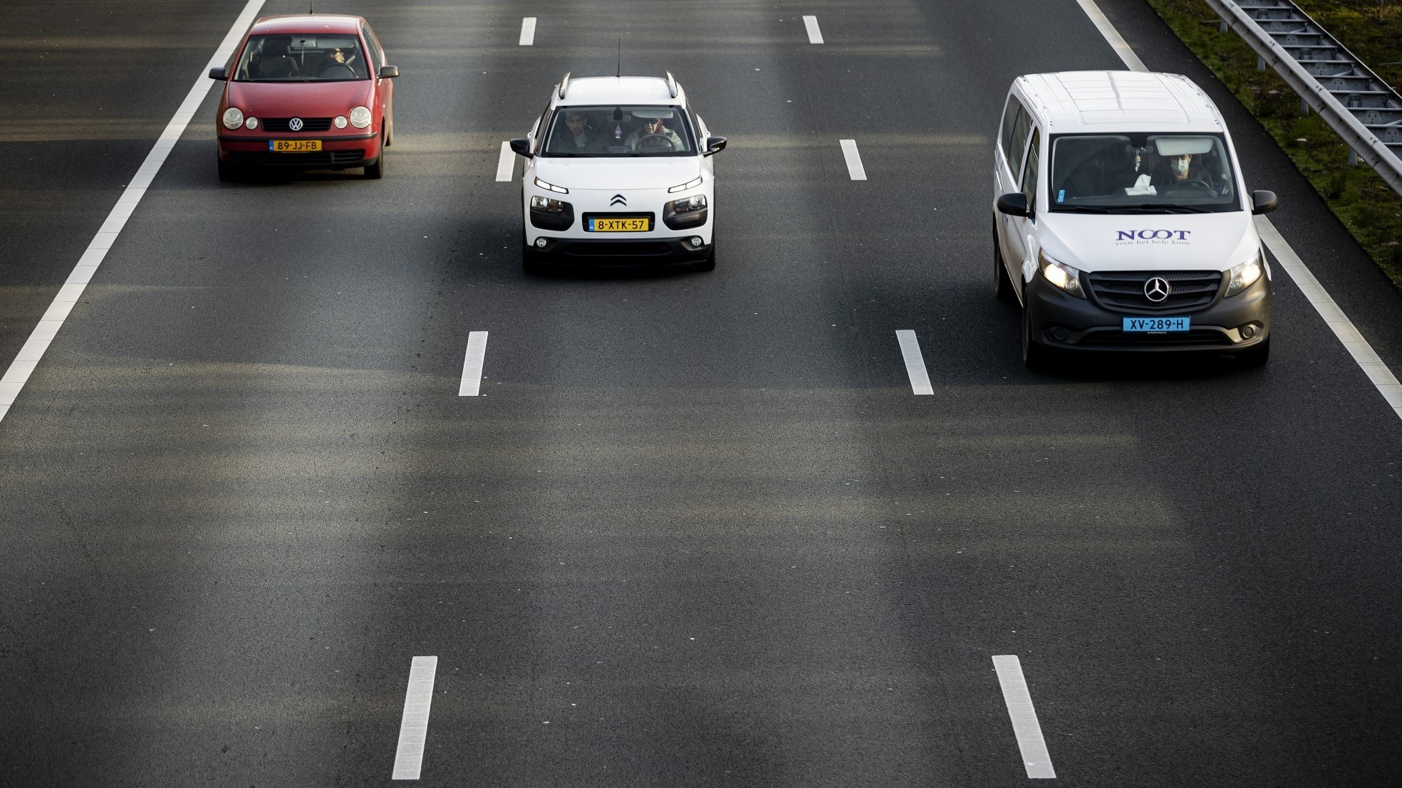 Werknemers kunnen door de thuiswerkoptie beter zelf bepalen wanneer ze naar hun werk afreizen, en daarmee de spits mijden. Foto: ANP