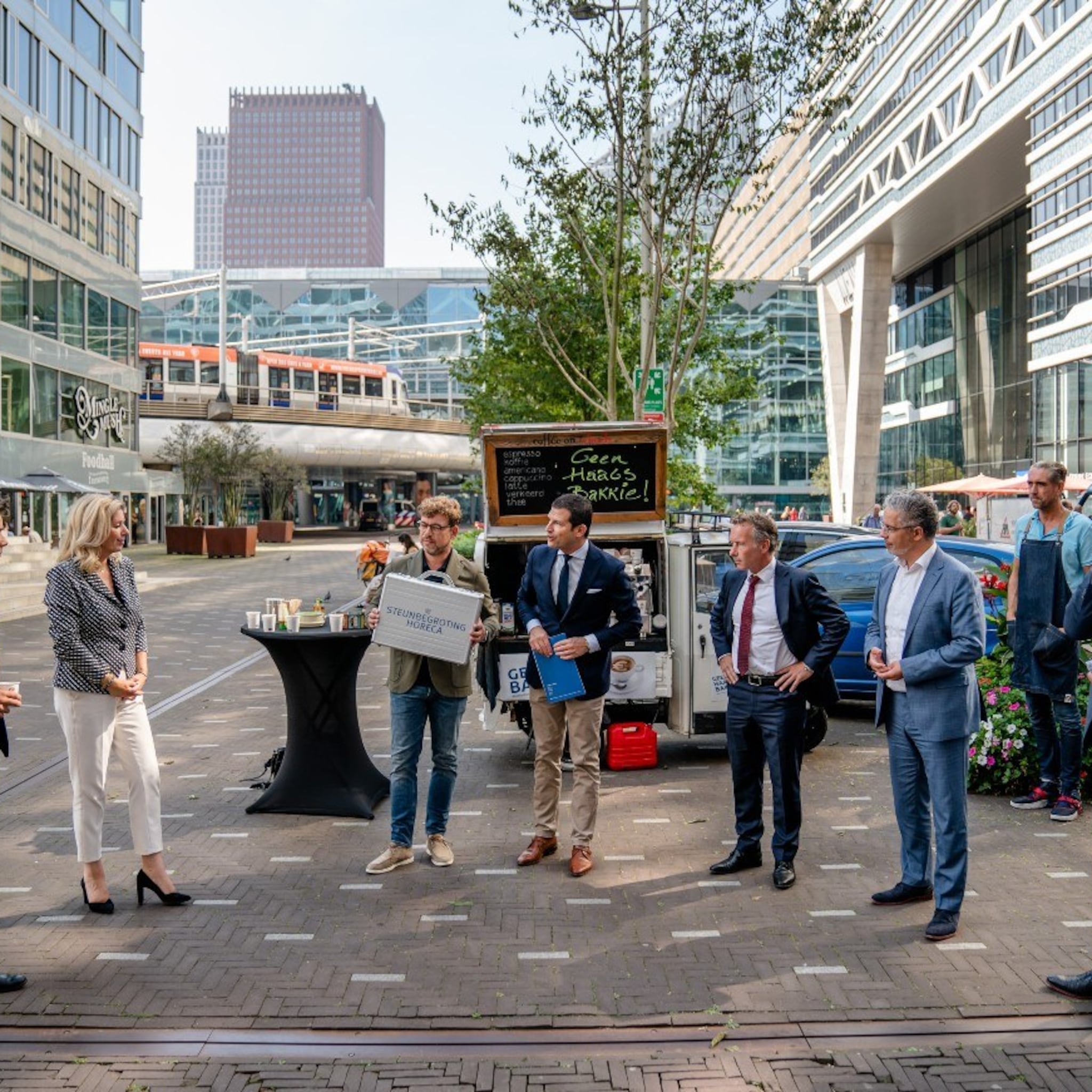 khn biedt eigen steunbegroting aan in den haag