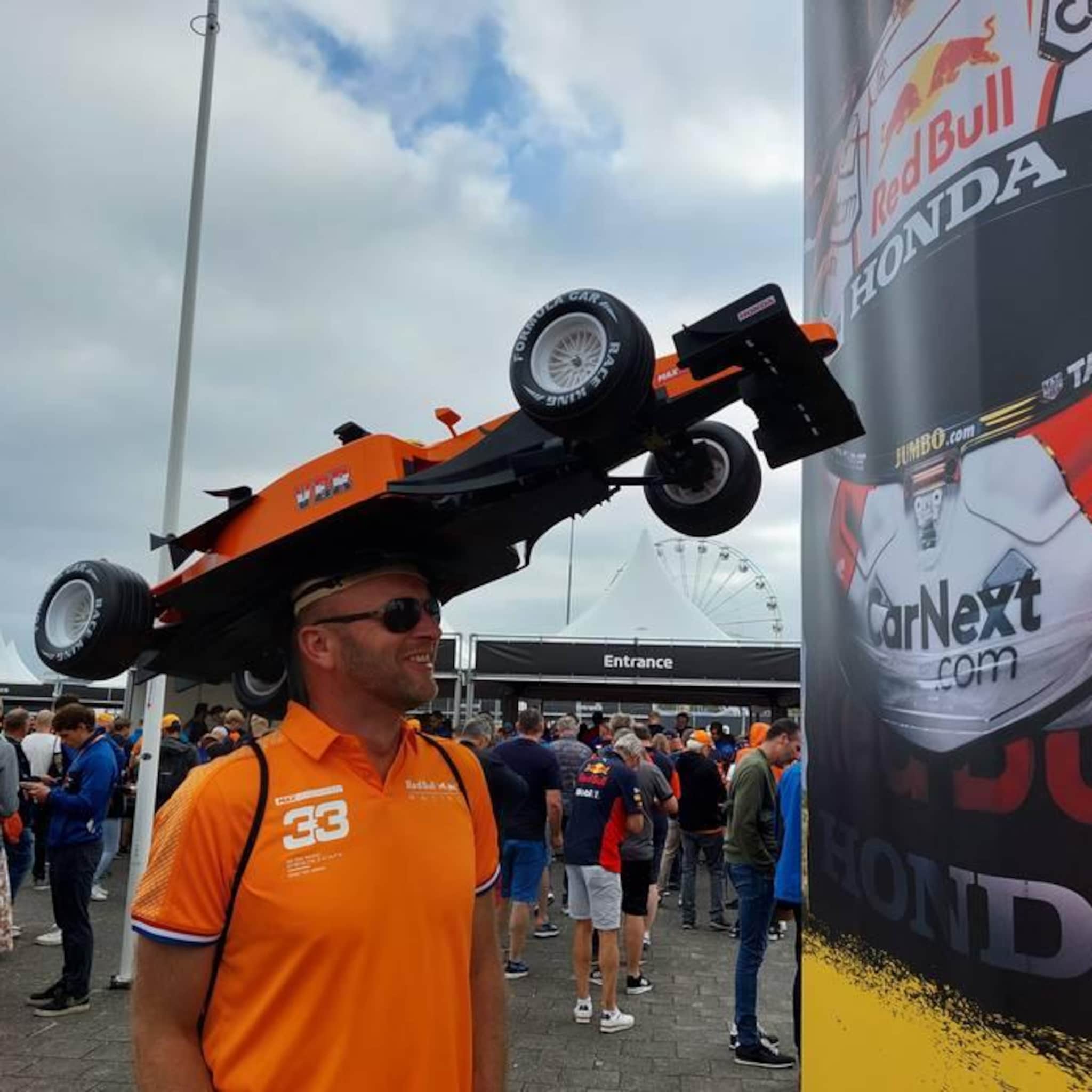 hoe dijkshoorn denkt over ludieke ondernemers bij race op circuit als driewielerbaan in een vakantiepark