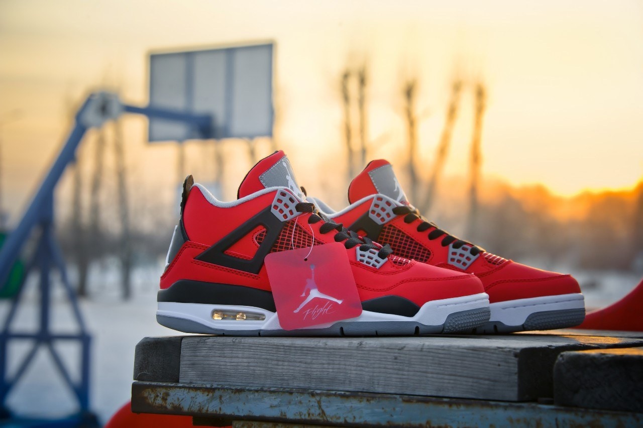Sneakers kunnen veel geld waard zijn. Zo werd voor Air Jordans van basketballegende Michael Jordan vorig jaar op een veiling meer dan een half miljoen dollar neergeteld. Dit zijn de Nike Air Jordan IV Retro basketball-sneakers. Foto: Shutterstock.