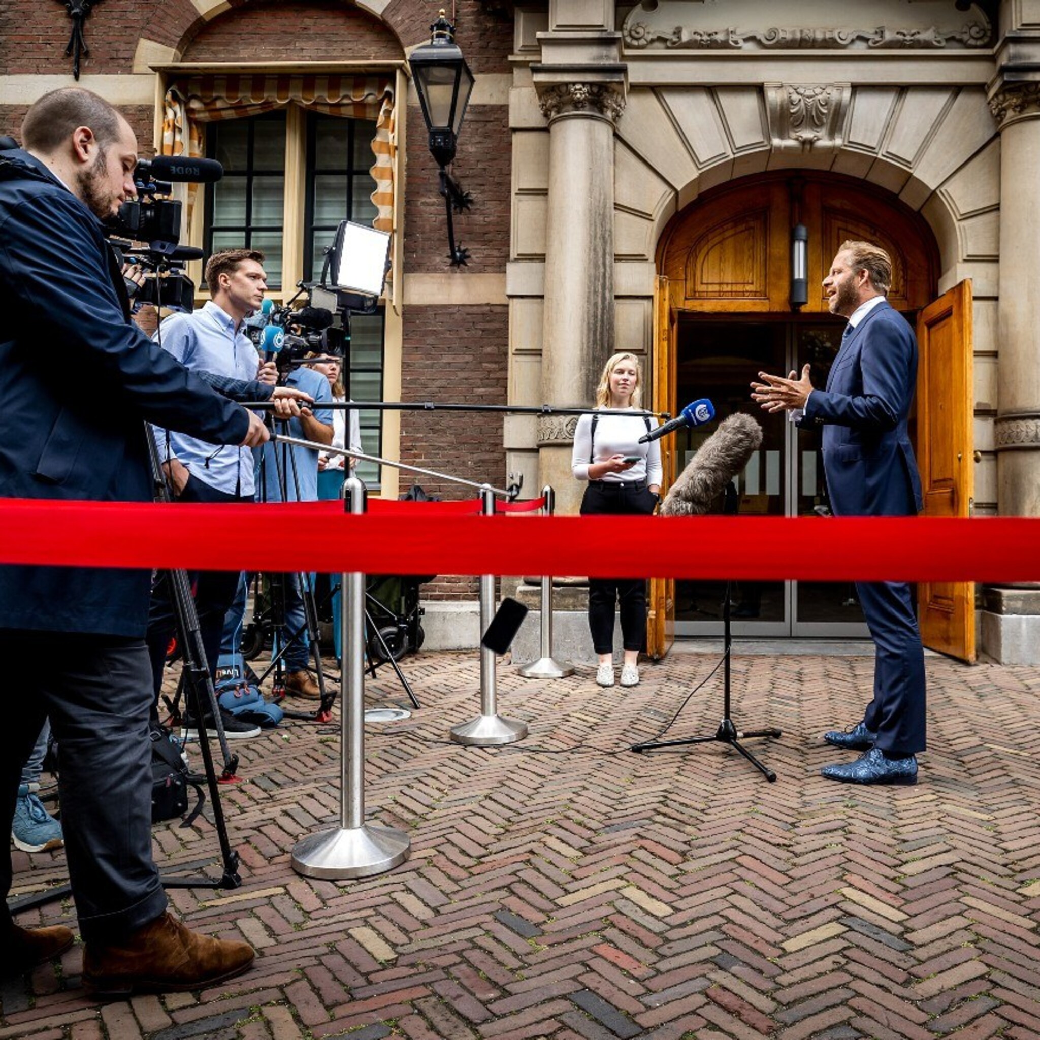 rivm peiling vertrouwen corona aanpak kabinet op dieptepunt