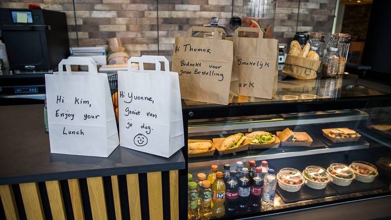Niet meer in de rij voor een broodje kroket of een uitsmijter uit de bedrijfskantine, maar je lunch vooraf bestellen. Het is één van de concepten die we steeds vaker tegenkomen. Foto: Arie Kievit