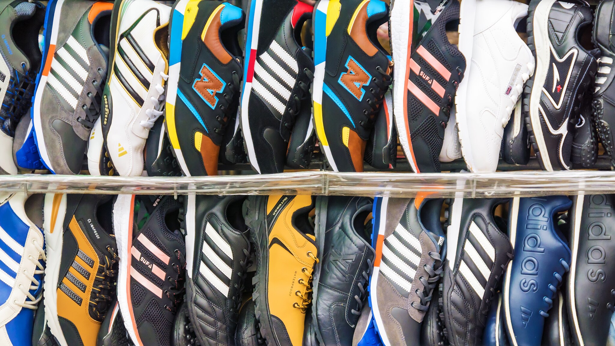 De douane onderschepte in 2020 850.000 namaakartikelen, vooral schoenen en kleding. Foto: Shutterstock