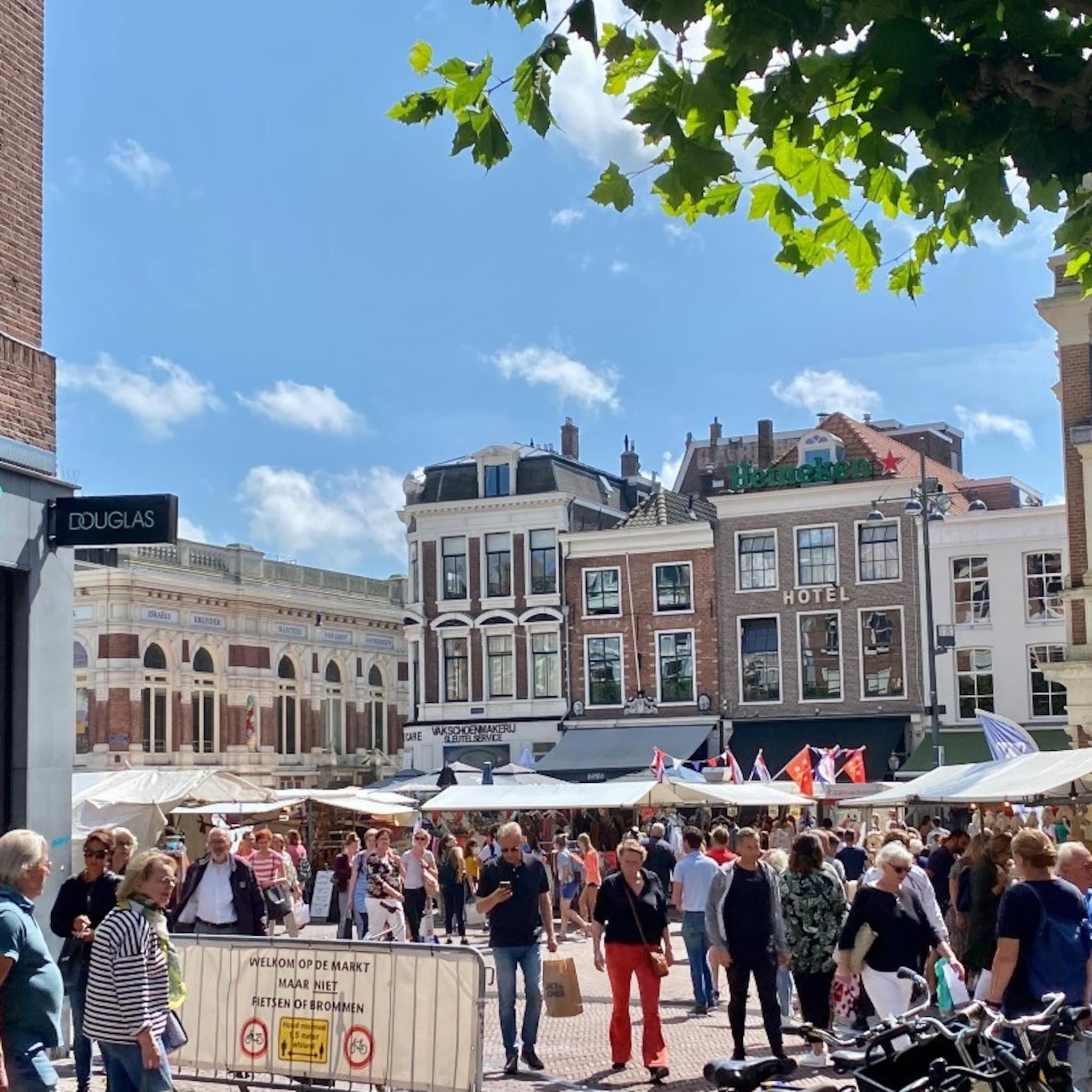 stenen winkels en horeca staan aan de vooravond van grote bloei