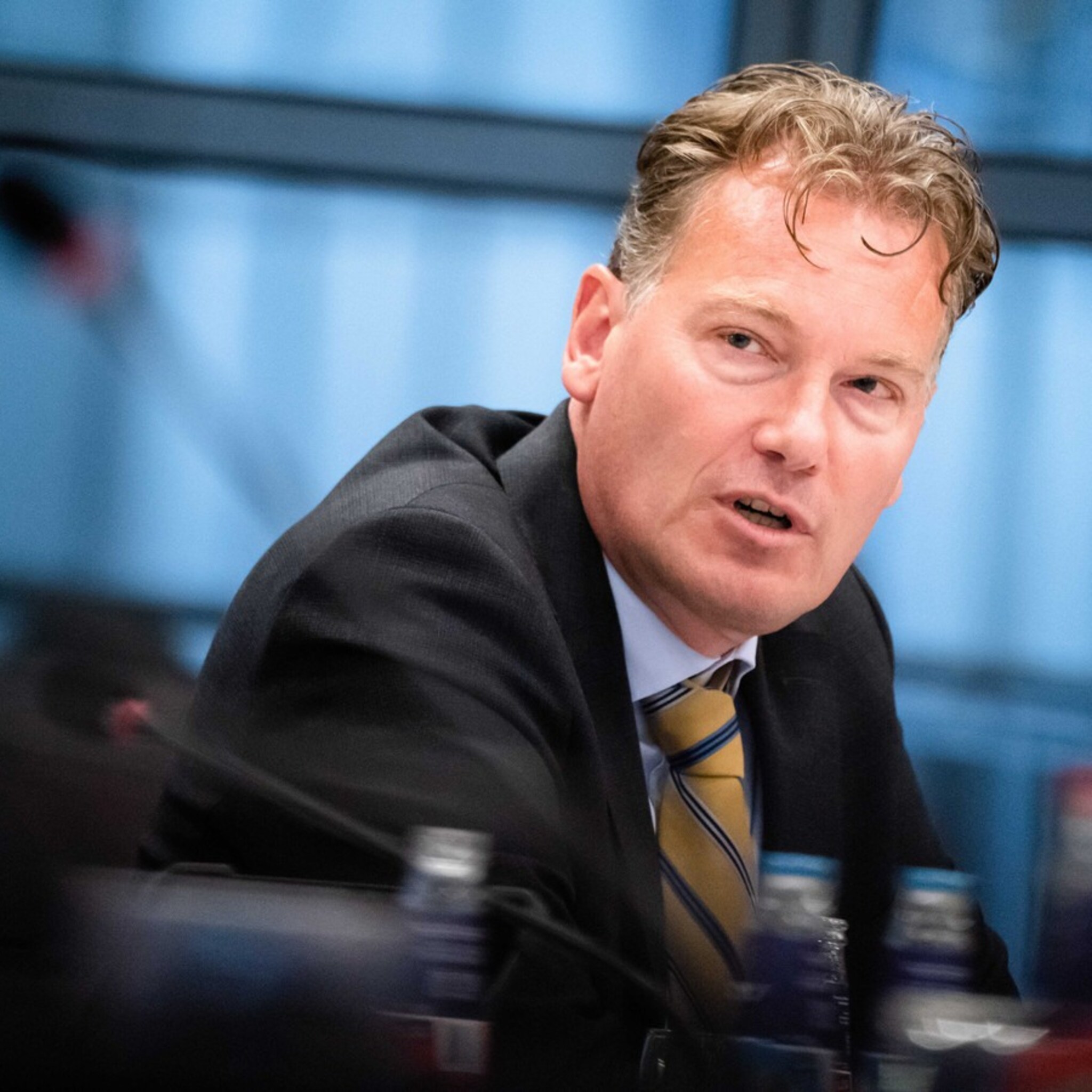 cpb directeur hasekamp noodsteun houdt personeel op plekken waar ze eigenlijk niet nodig zijn
