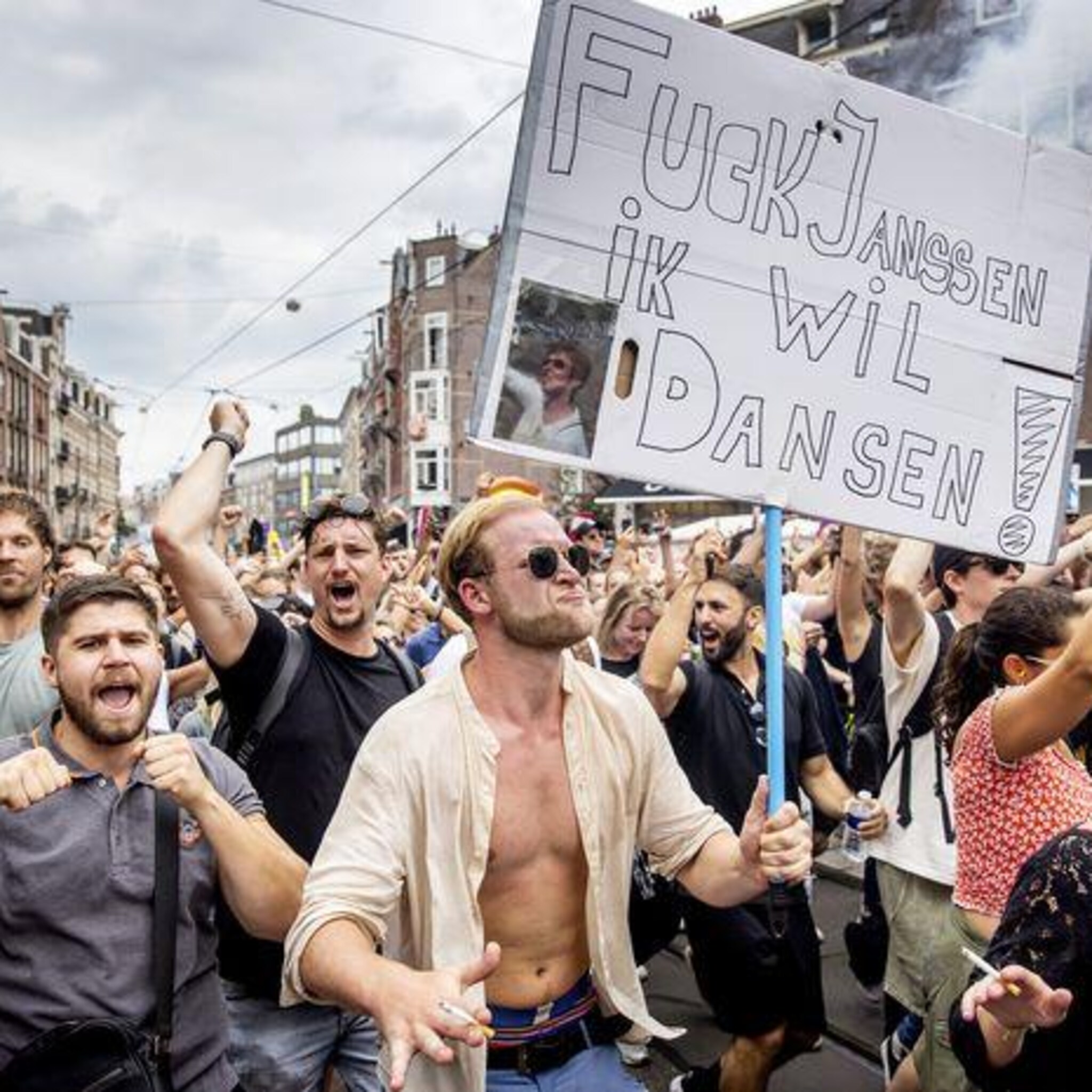 tienduizenden betogers bij demonstratie unmute us