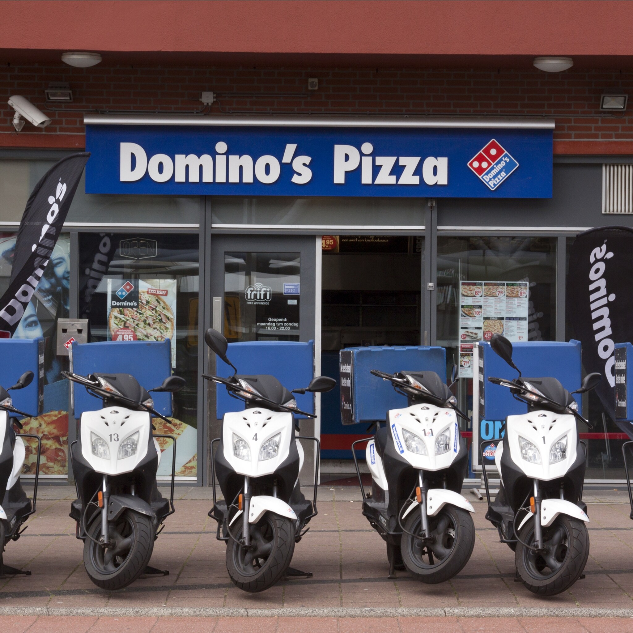 domino s pizza dijt verder uit opent recordaantal vestigingen in nederland