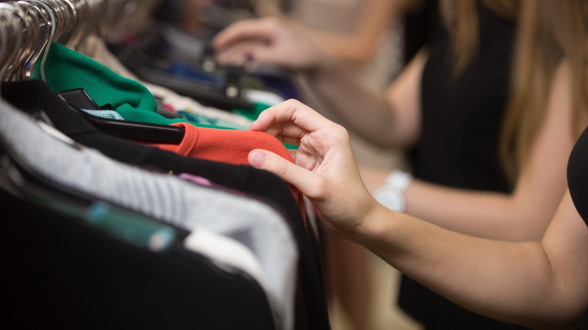 In het afgelopen kwartaal kwam de consument weer steeds vaker bij de textielverkoper. Foto: Shutterstock