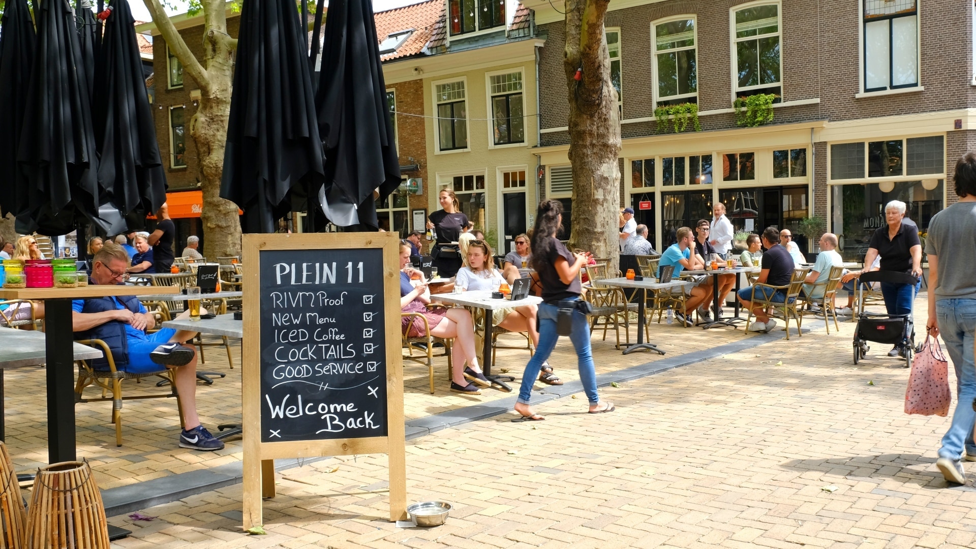 Nu de horeca weer grotendeels is geopend, kampen de ondernemers in deze branche met een personeelstekort. Foto: Shutterstock