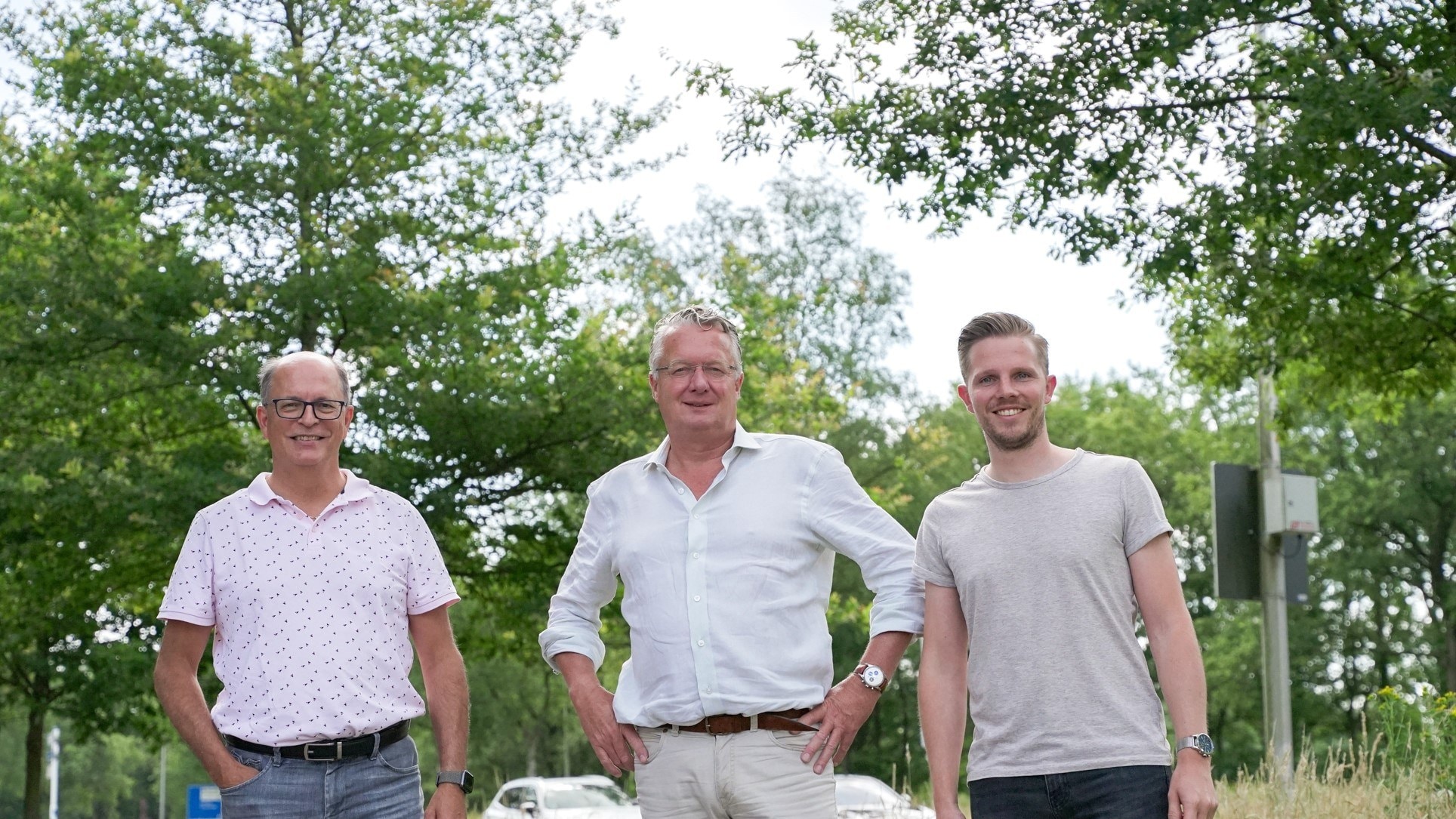 Rik Hoogenberg (midden), René de Bruijn (links) en Steven Koenders (rechts). De ondernemers achter Ikwileerlijkezuivel.nl.