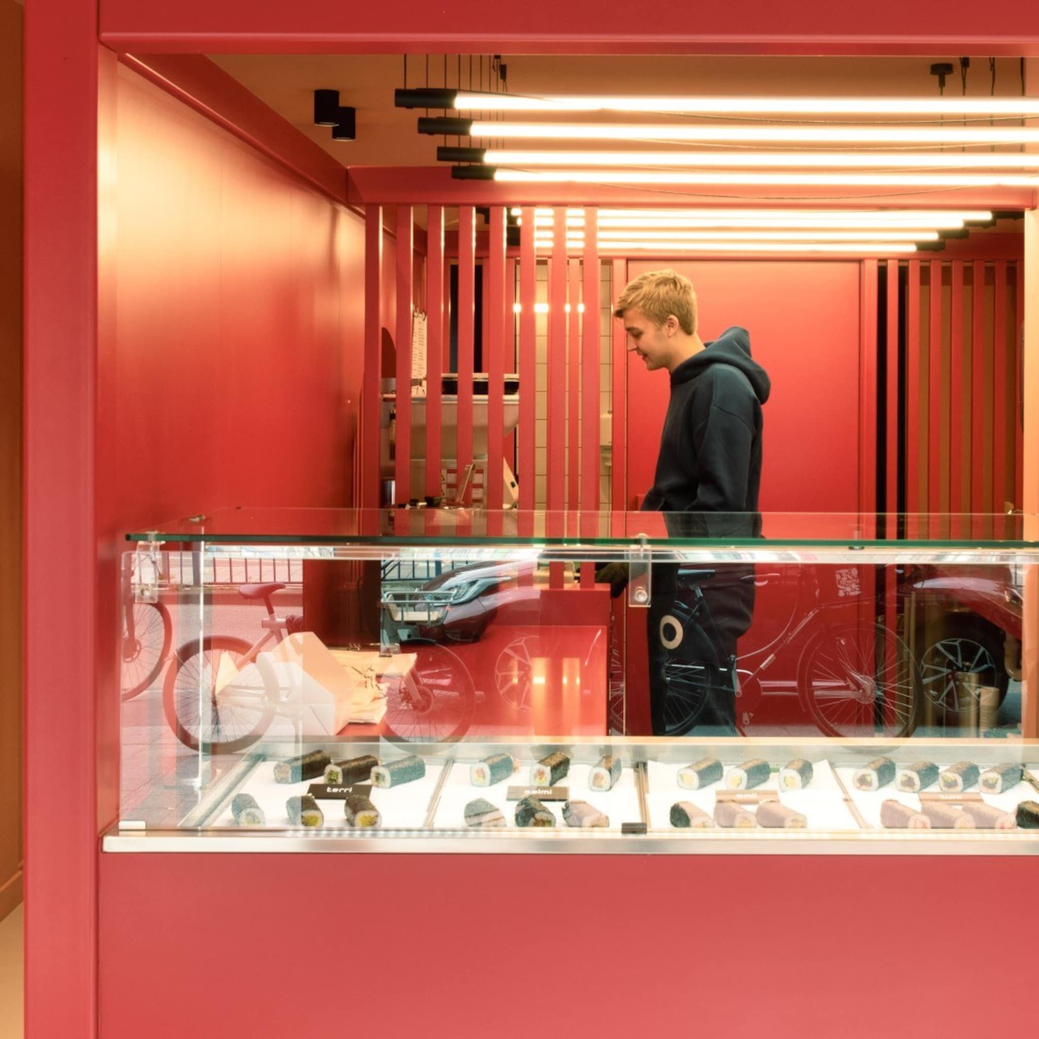 lode van hattum 19 rollingsushi wordt eerste fastfood sushiketen van nederland