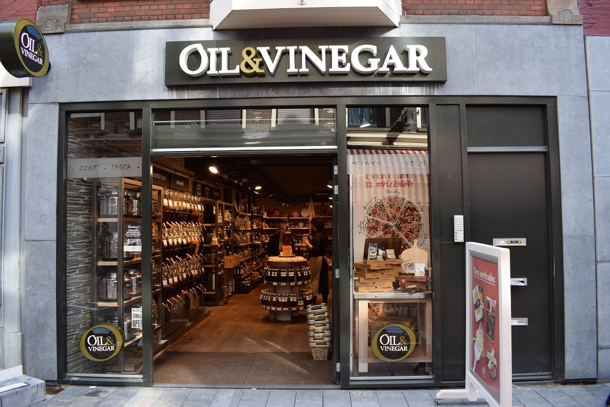 In de speciaalzaak vind je ambachtelijke oliën, verrassende azijnen en tal van heerlijke culinaire geschenken uit de hele wereld. Foto: Oil &amp; Vinegar