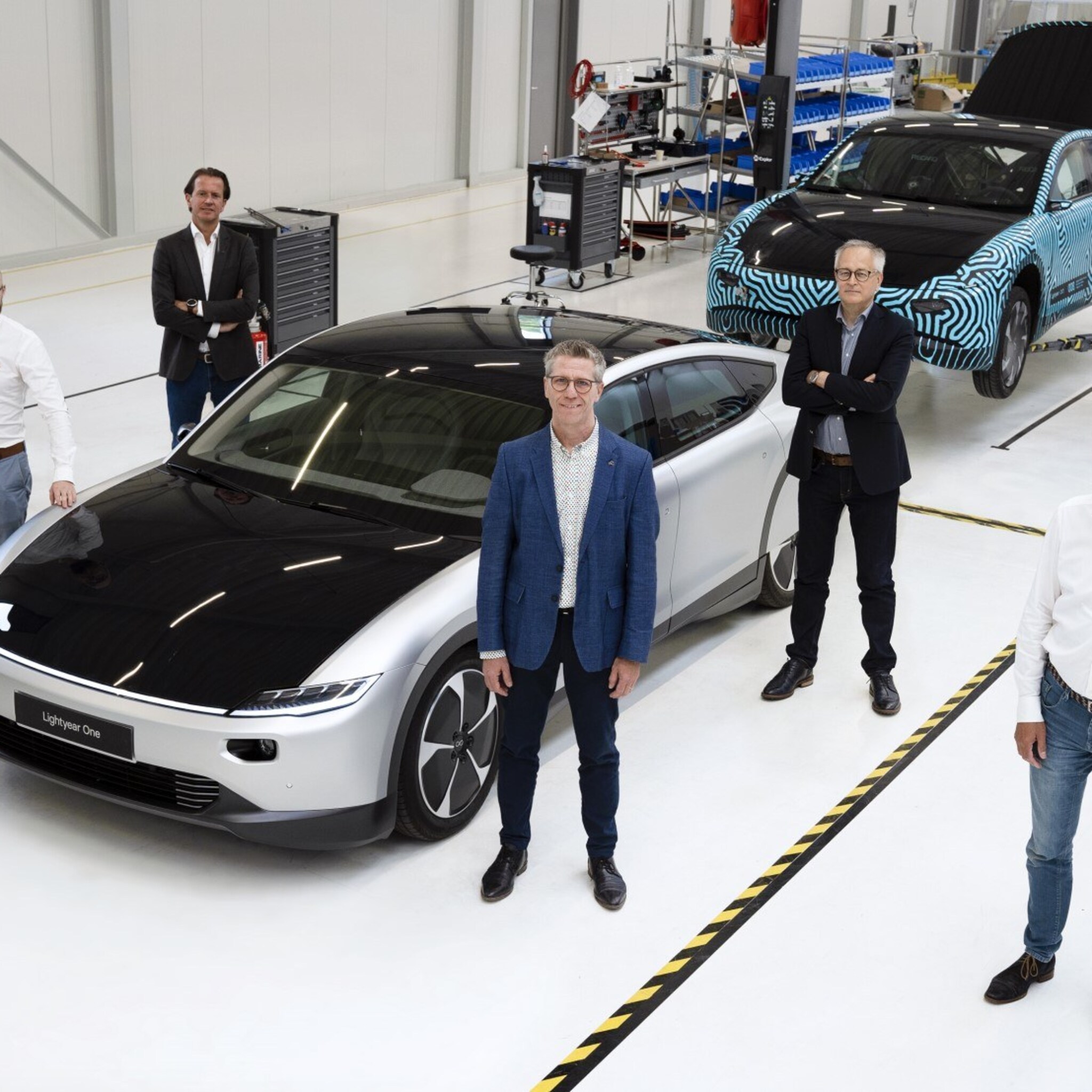niet vdl nedcar maar fins valmet produceert nederlandse zonneauto lightyear one