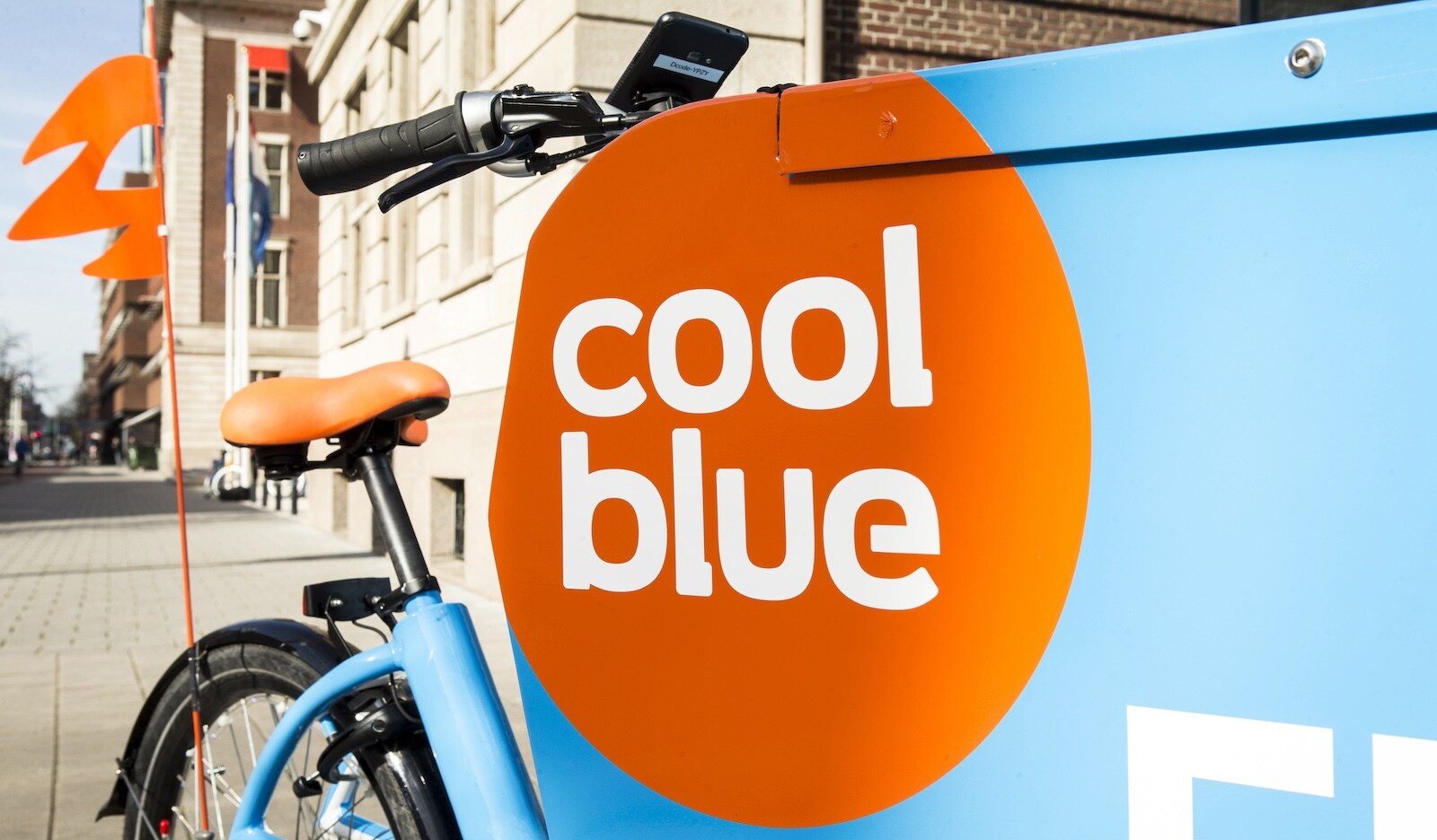 Bezorgfiets van Coolblue. Afbeelding ter illustratie.