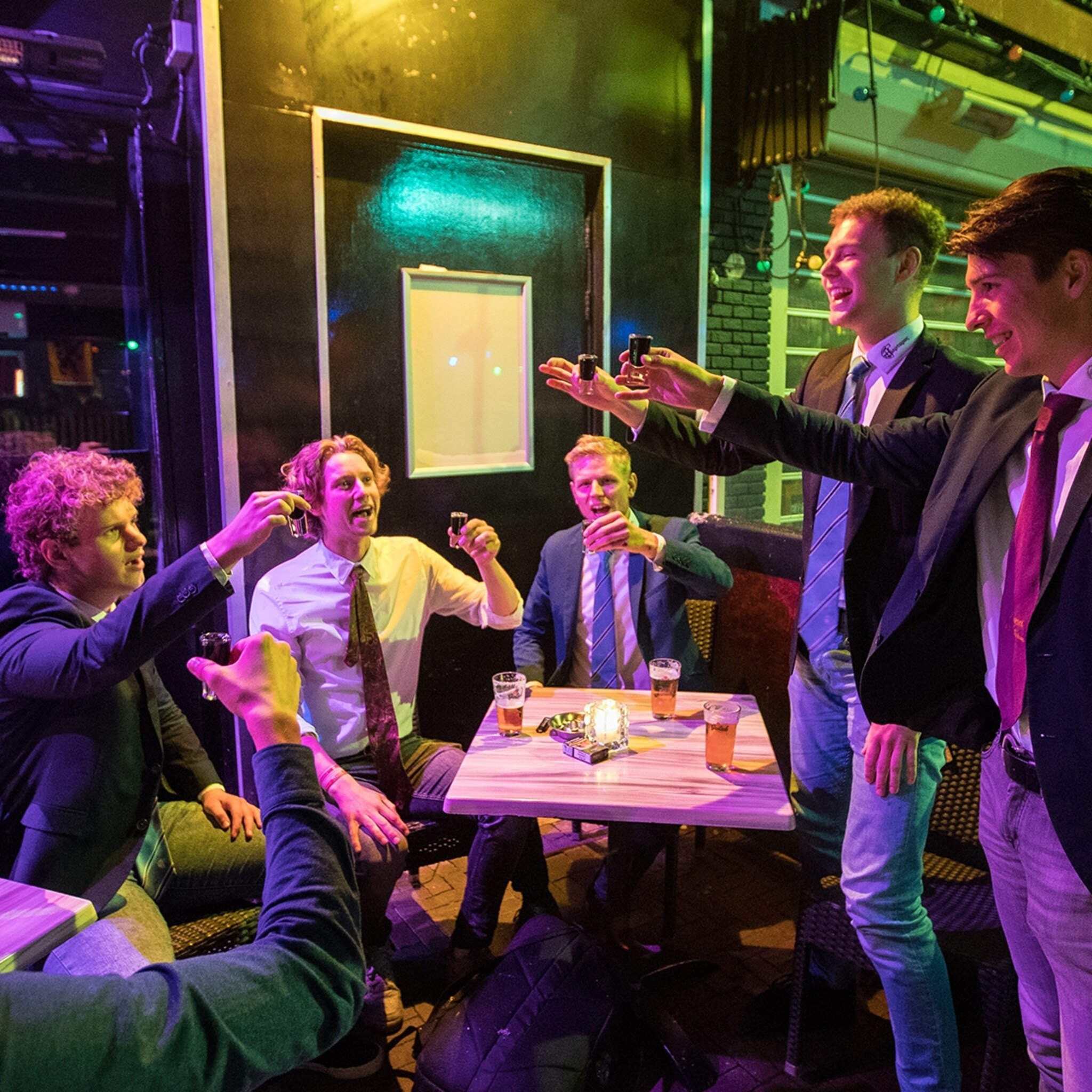 khn kwaad over nieuwe maatregelen restricties horeca toppunt symboolpolitiek