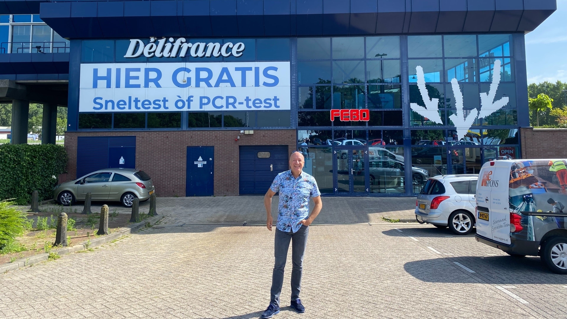 Tim Coronel: ,,In de zomer is het hier doorgaans wat rustiger en dus kwam ik op het idee om deze ruimte tijdelijk in te richten als teststraat.”