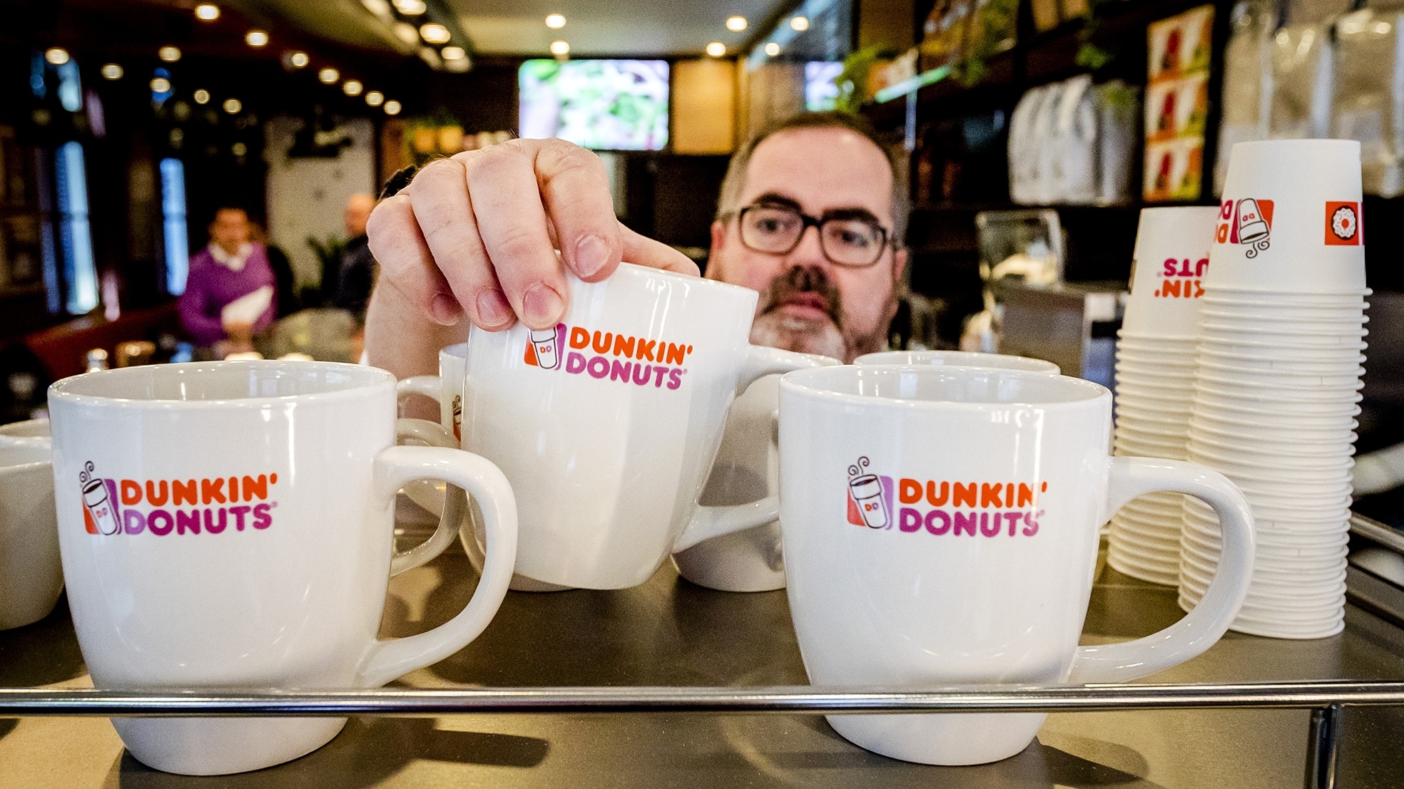 Er zijn al Dunkin'-filialen in onder meer Amsterdam, Almere, Leiden, Rotterdam, Roermond, Eindhoven en Tilburg. Foto: ANP