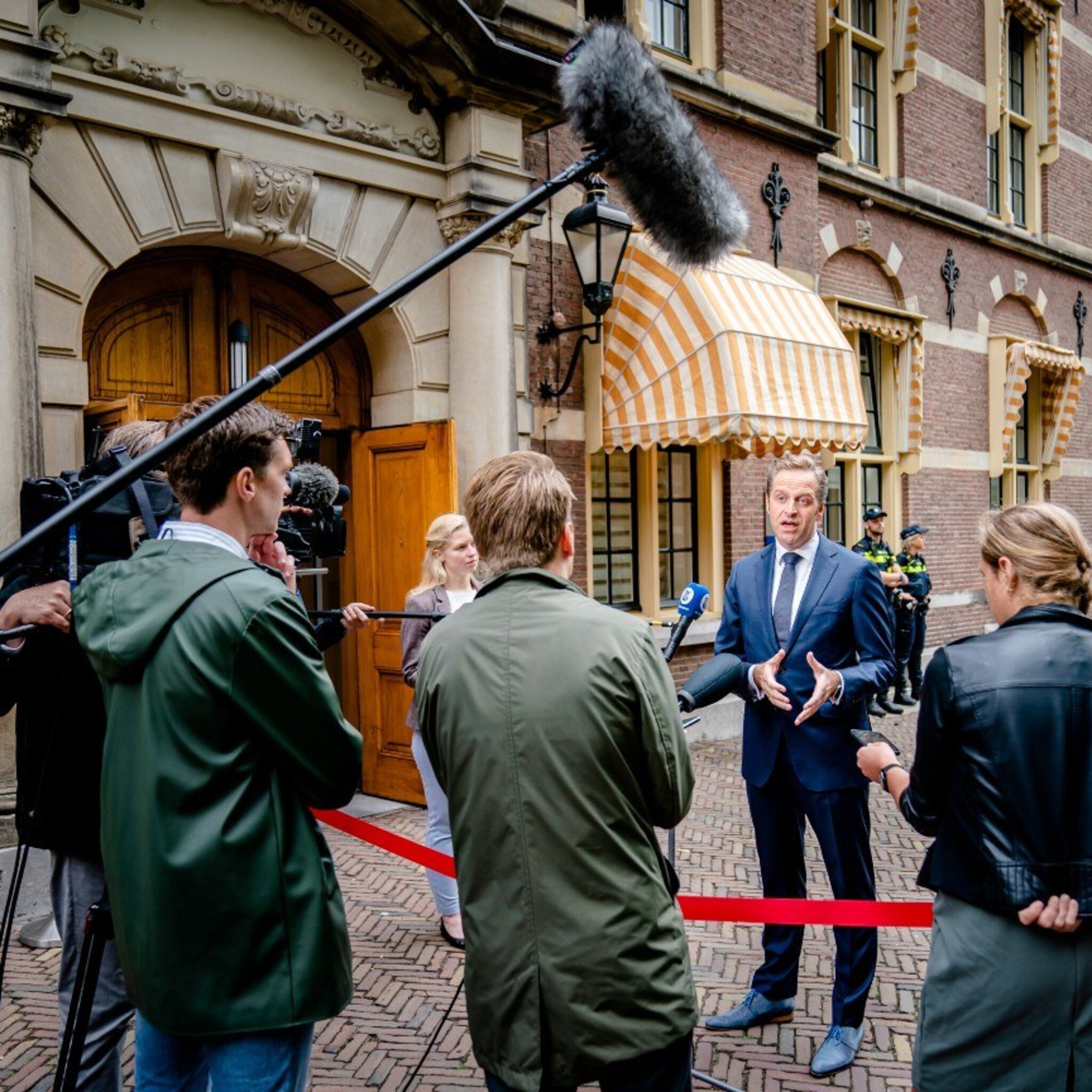meer besmettingen dus nieuwe coronamaatregelen