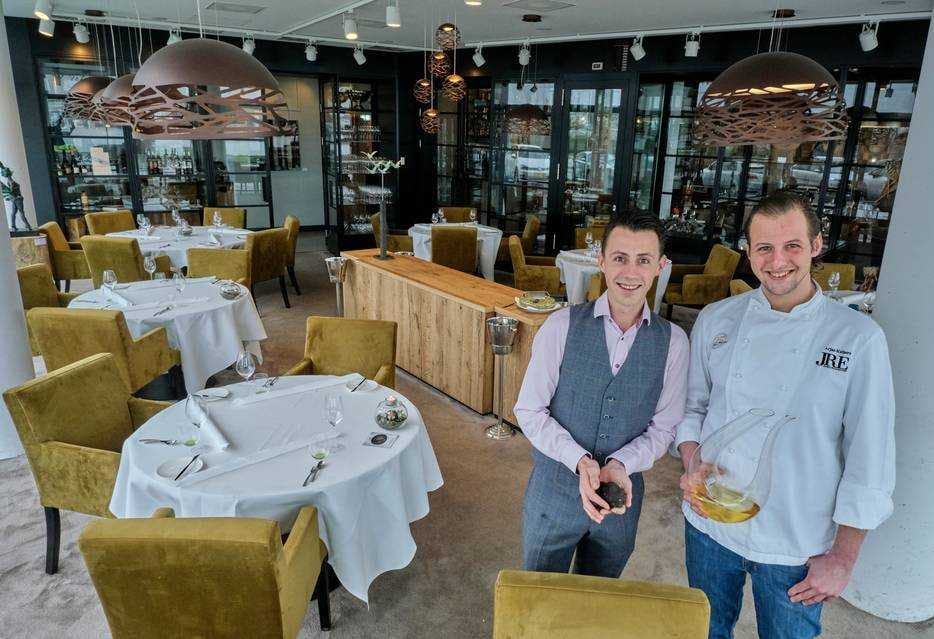 Eigenaren van de Ertepeller Mark van den Berg (links) en Arjan Kuipers (rechts). Foto: AD/Victor van Breukelen.
