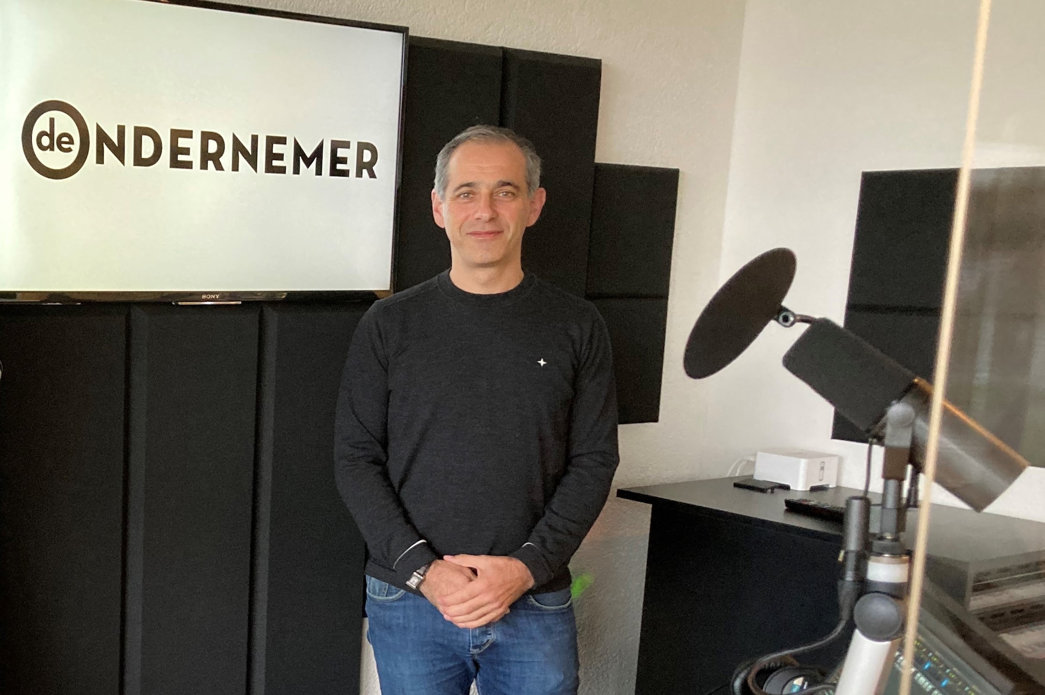 Philippe Vorst te gast in De Ondernemer-studio bij New Business Radio. Beluister via  met hem.