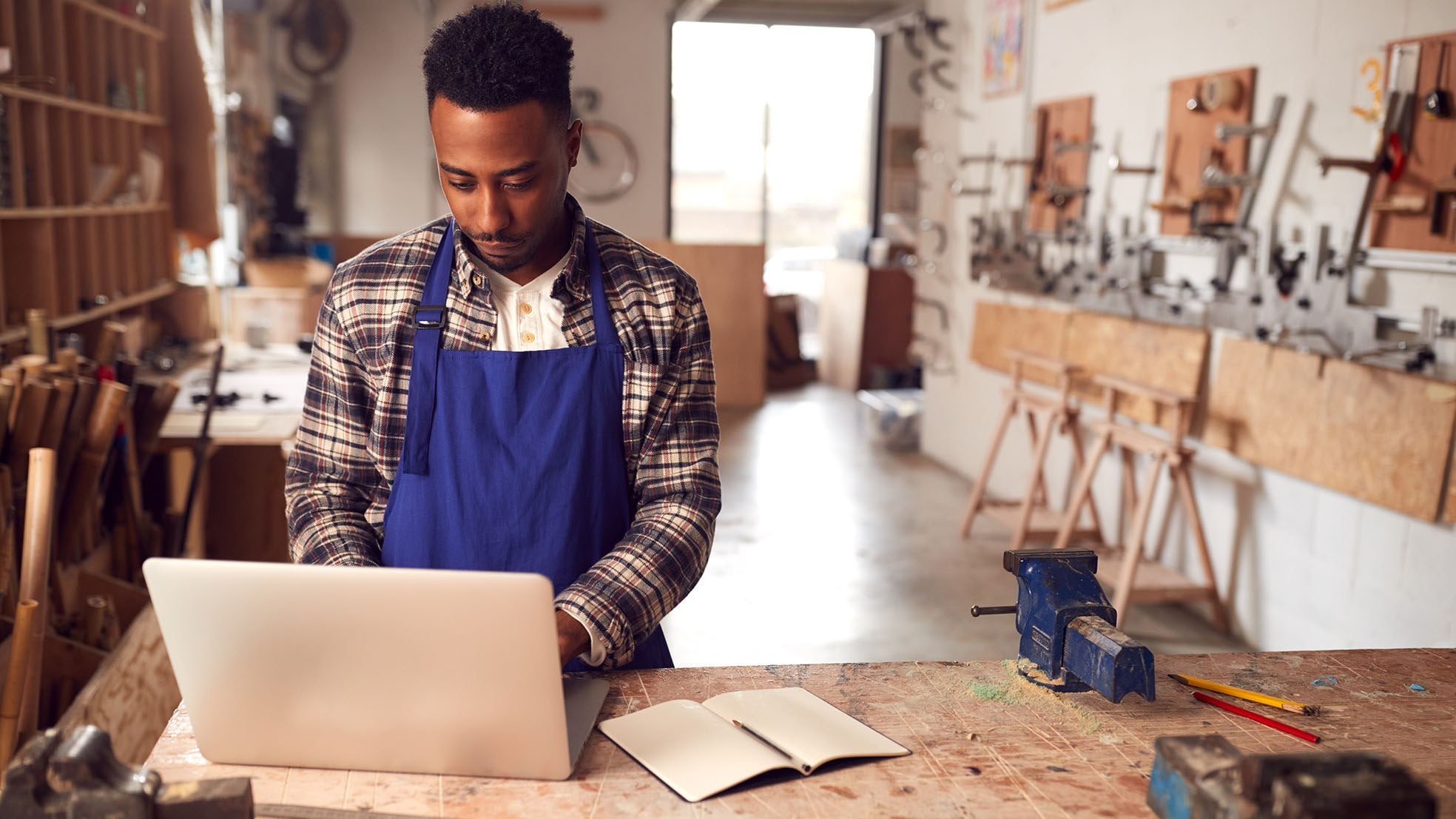 Steeds meer startende ondernemers begonnen dit jaar een webwinkel. Foto: Shutterstock