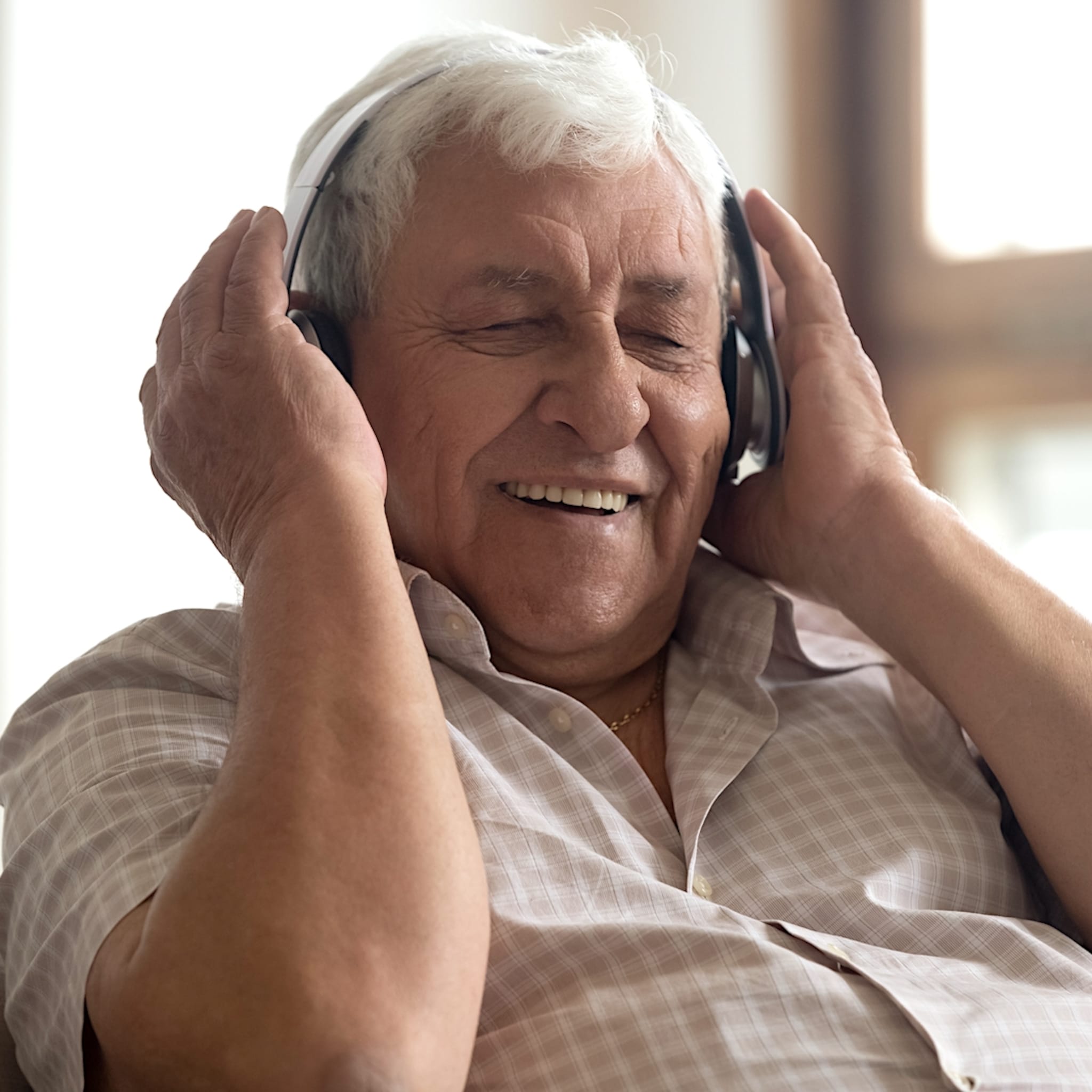 jonge ondernemers treffen met muziekboek juiste toon voor mensen met dementie