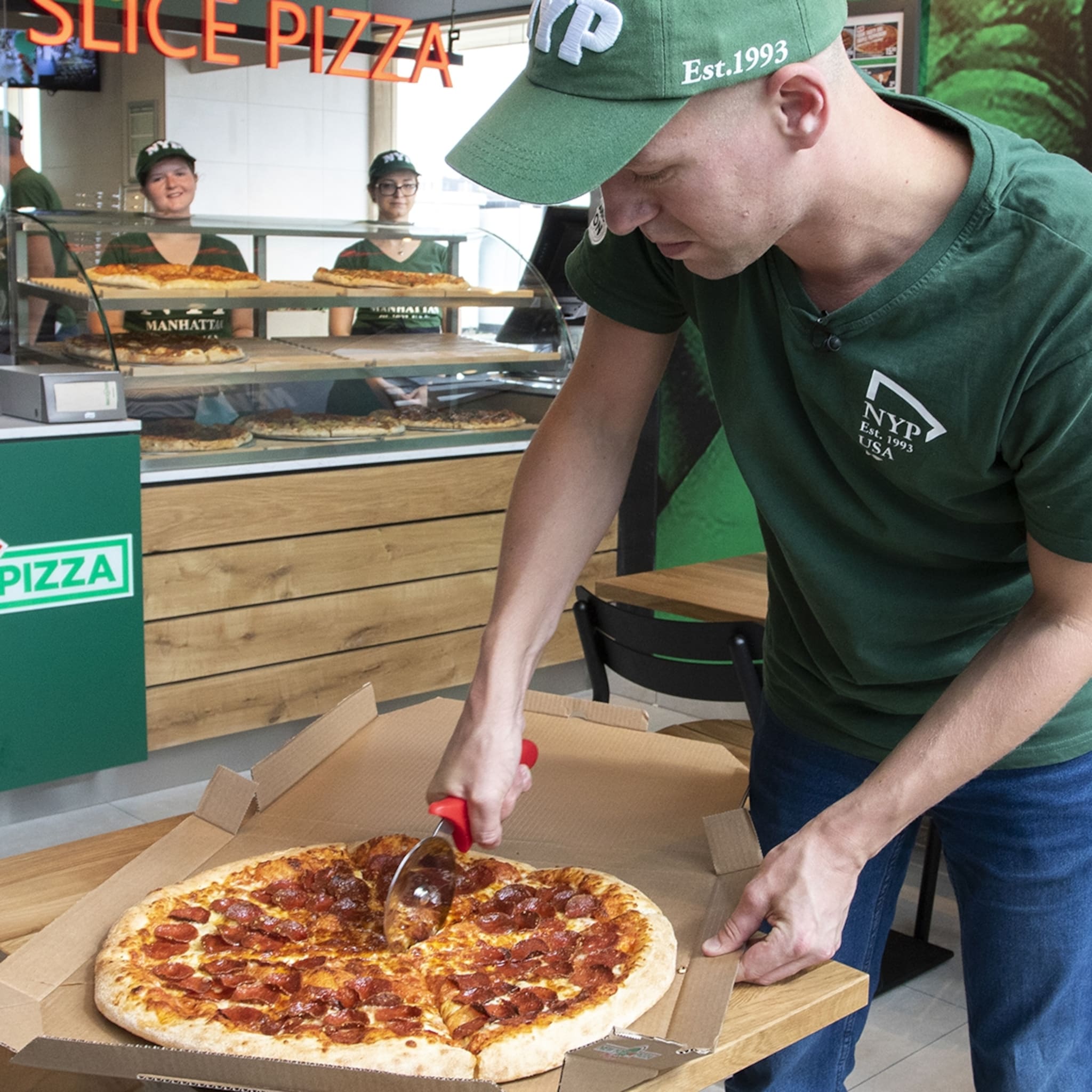 het nederlandse new york pizza komt in noorse handen