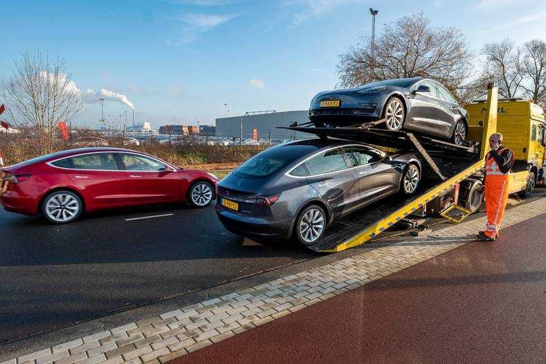 Eind 2019 was de Tesla Model 3 niet aan te slepen als leaseauto: lage bijtelling, dus zeer aantrekkelijk voor de leaserijder. Foto: AD/Marco Okhuizen.