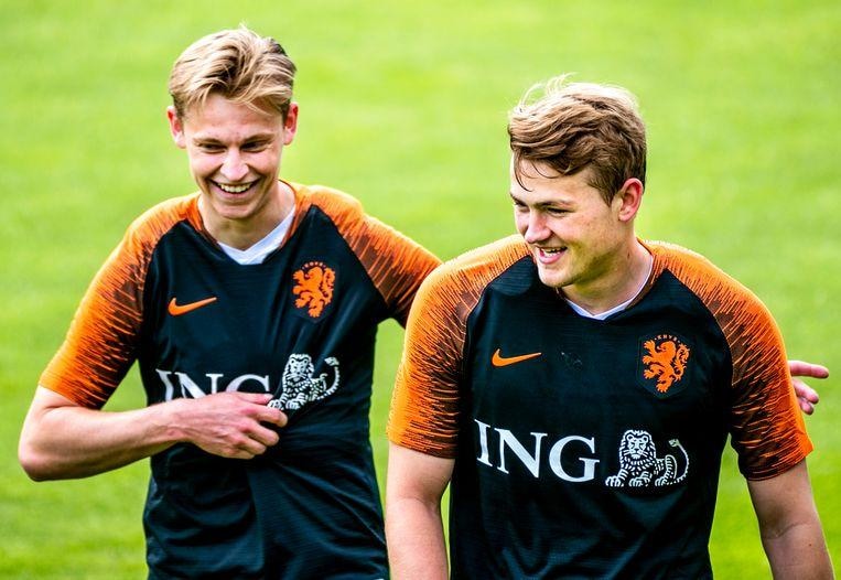 Frenkie de Jong en Matthijs de Ligt tijdens een training van het Nederlands elftal. Foto: ANP