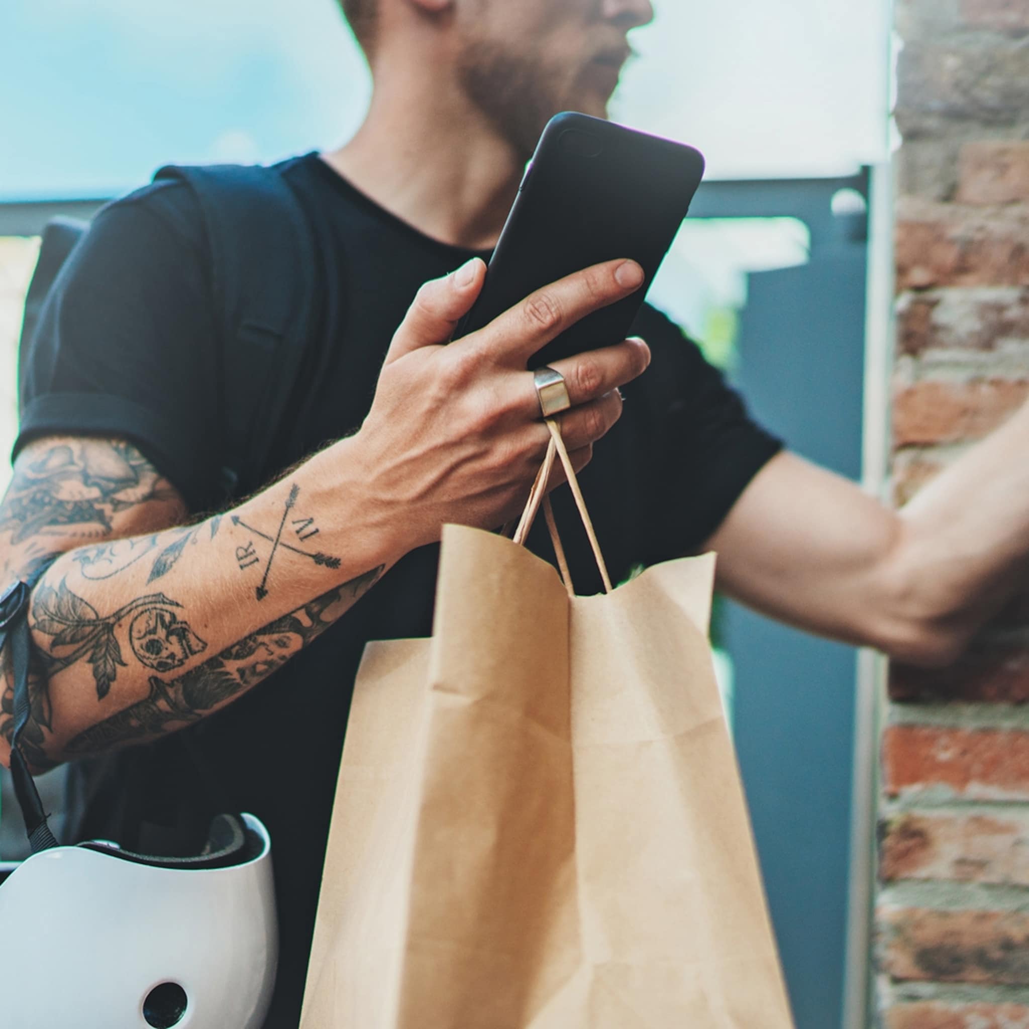 is klein duimpje bistroo het antwoord op de macht van maaltijdbezorgers thuisbezorgd en deliveroo