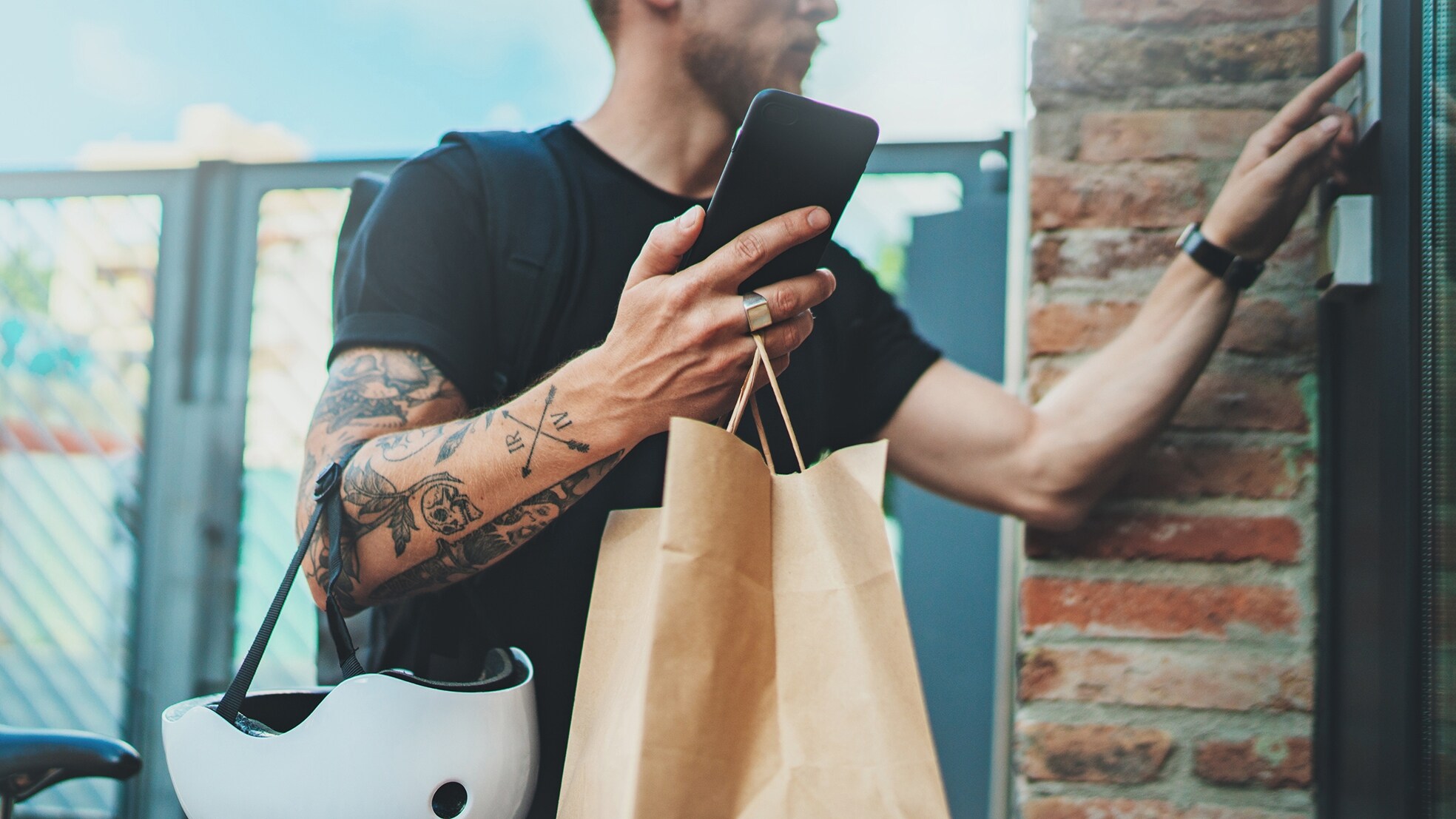 Bistroo, een nieuw platform voor de bezorging van maaltijden, heeft 8 miljoen euro opgehaald. Het bedrijf wil met het geld zijn ambitie kracht bij zetten om op korte termijn de platformeconomie eerlijker te maken. Foto: Shutterstock