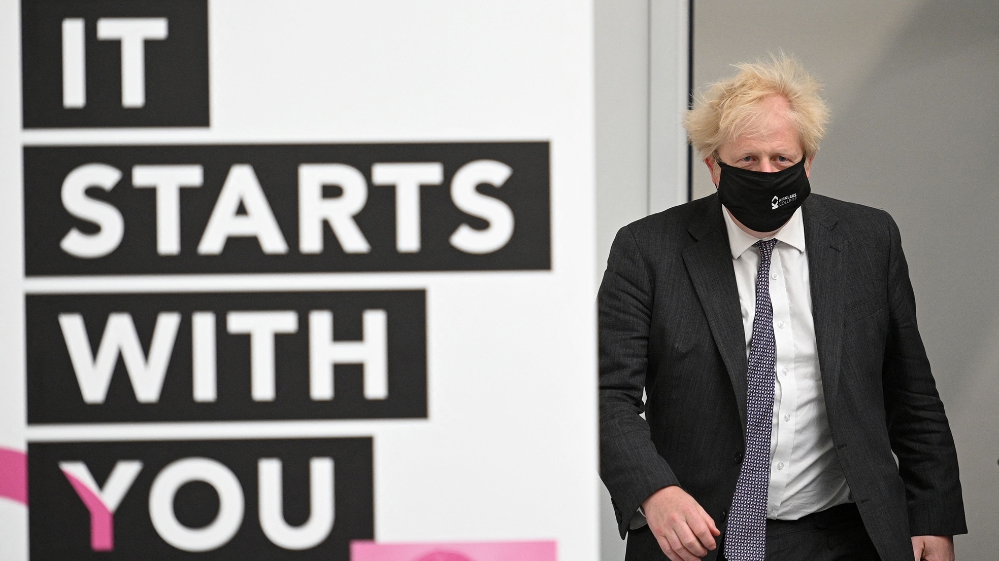 Boris Johnson ligt momenteel van twee kanten onder vuur. Foto: ANP/AFP