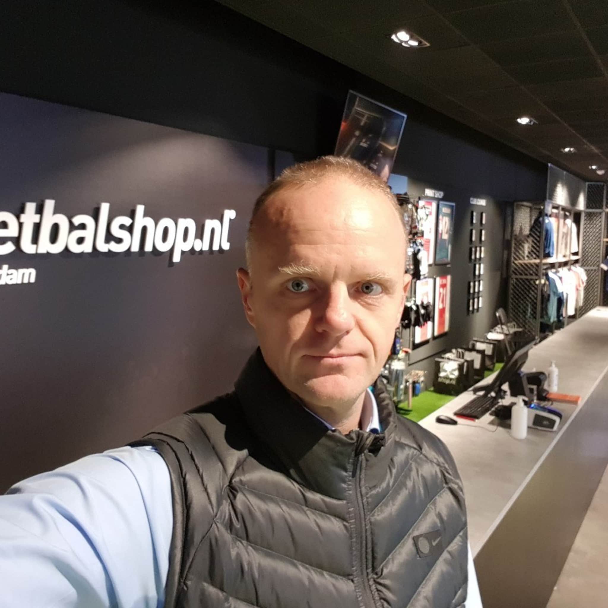voetbalshop nl beleeft oranje koorts iedereen wil in shirt van frenkie of memphis lopen