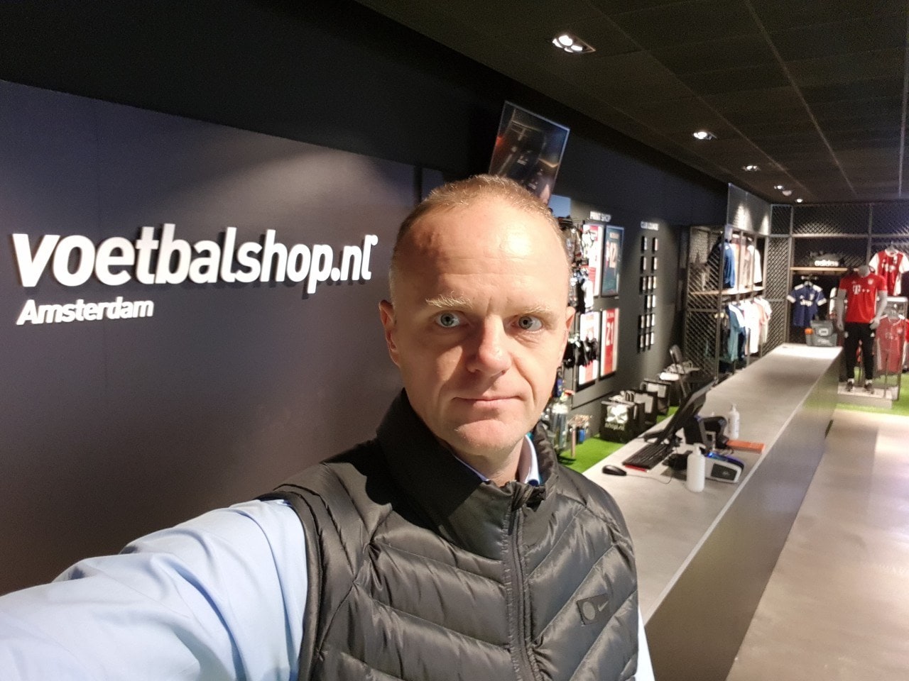 Bas Perik, directeur van Voetbalshop.nl: ,,Ook wij leven van wedstrijd naar wedstrijd."