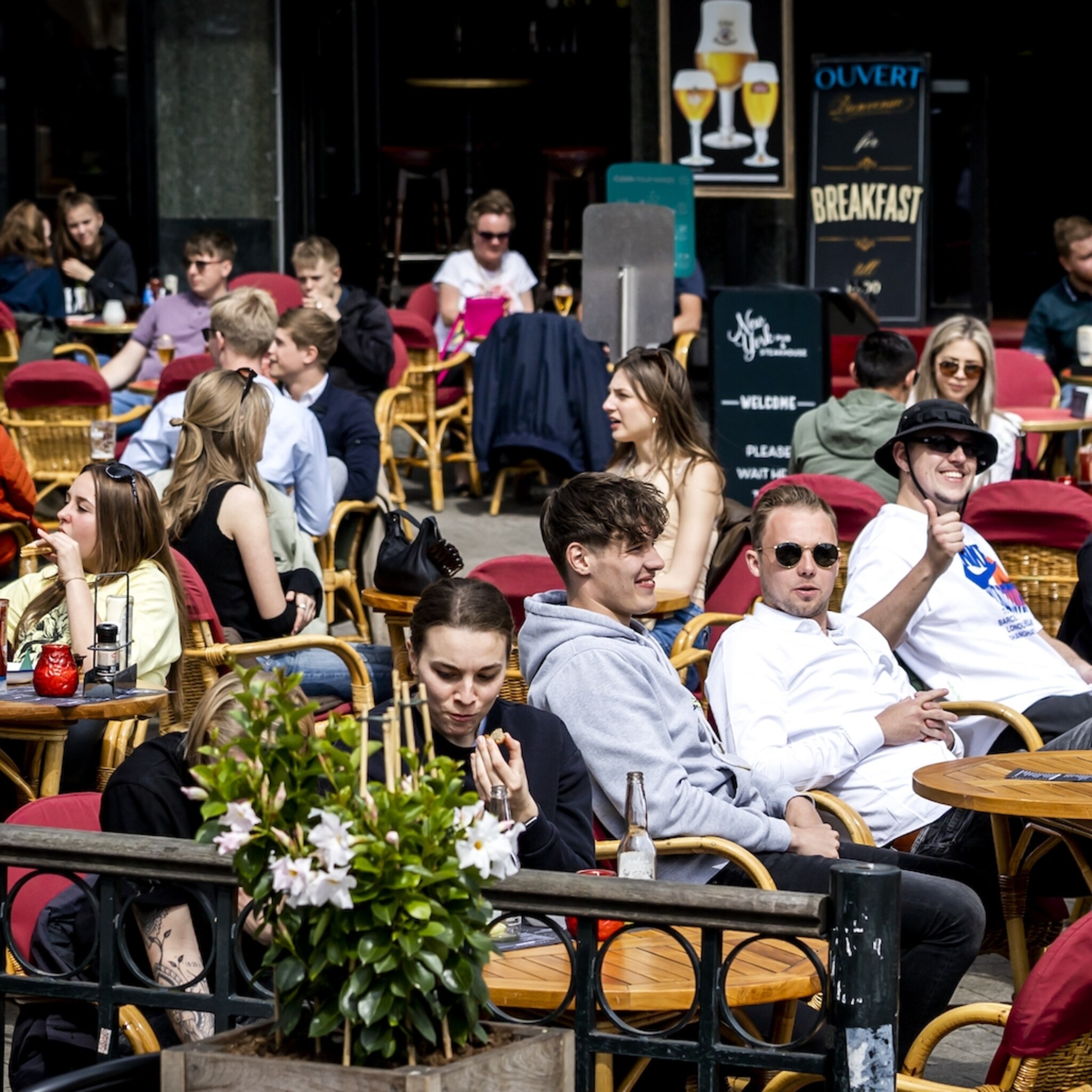 kabinet haalt versoepelingen nog meer naar voren vanaf 26 juni minder regels