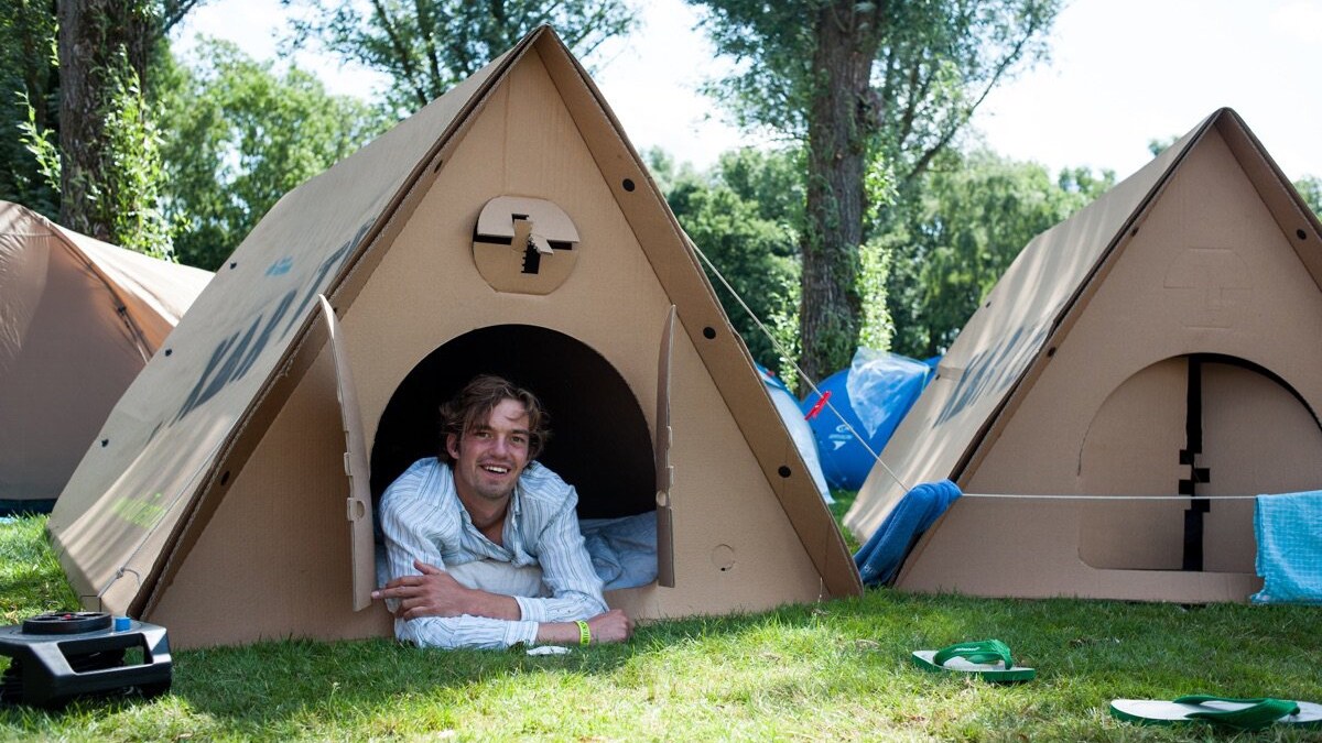 Jan Portheine in zijn KarTent.