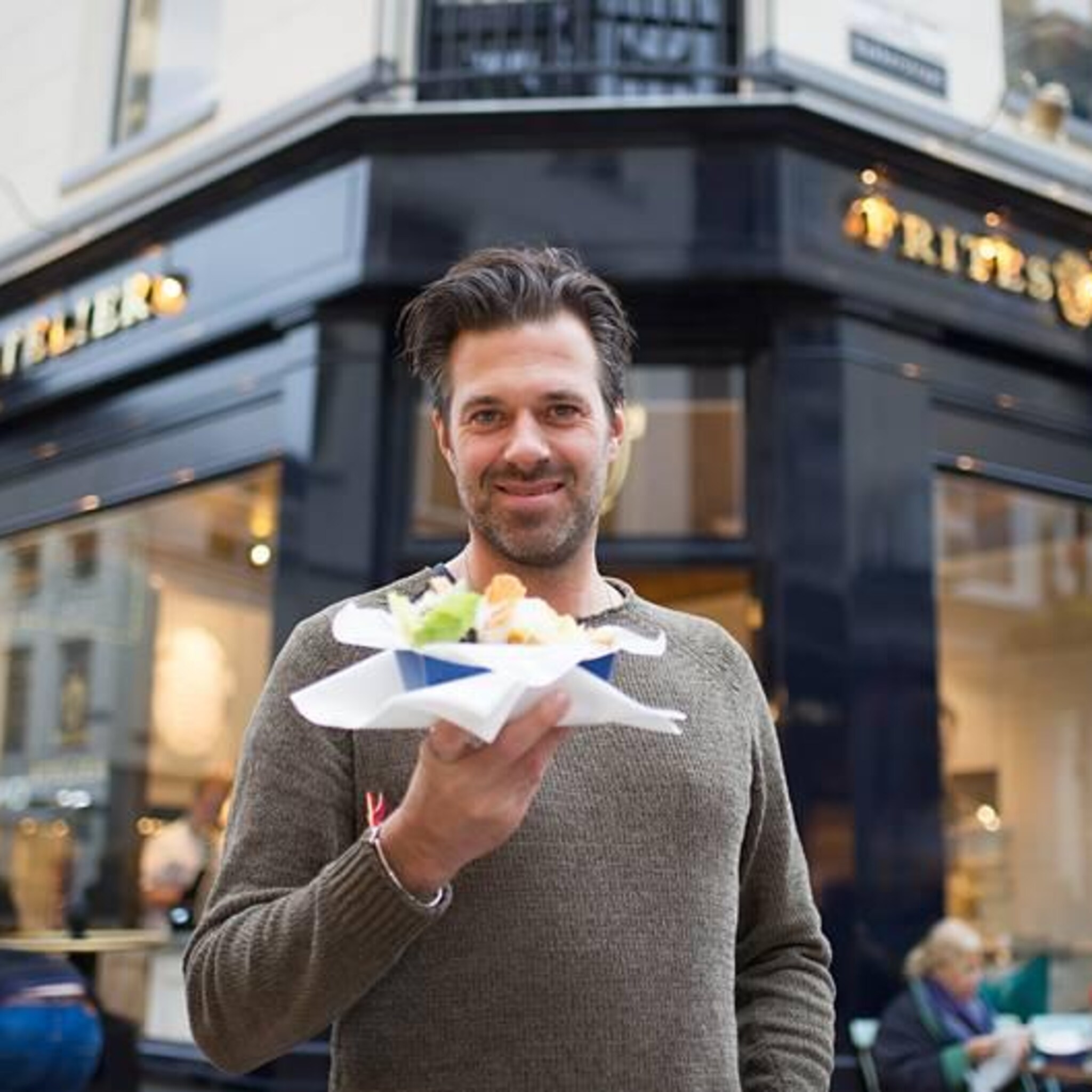sterrenchef sergio herman start luxe friteszaak in designer outlet rosada