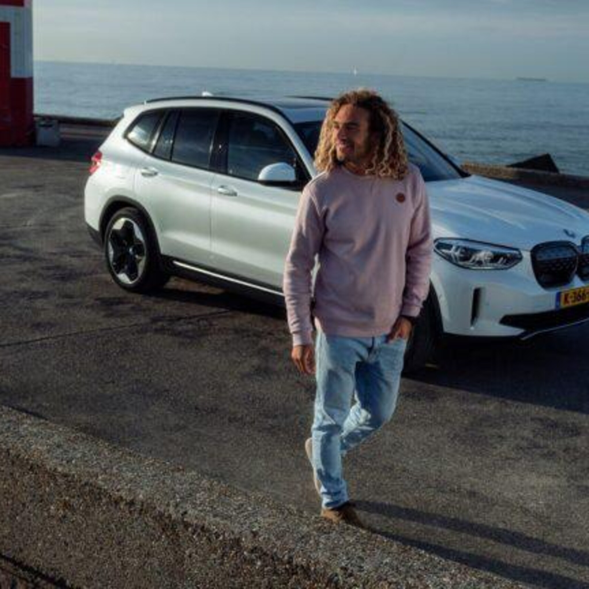 roderick pijls in de nieuwe bmw ix3