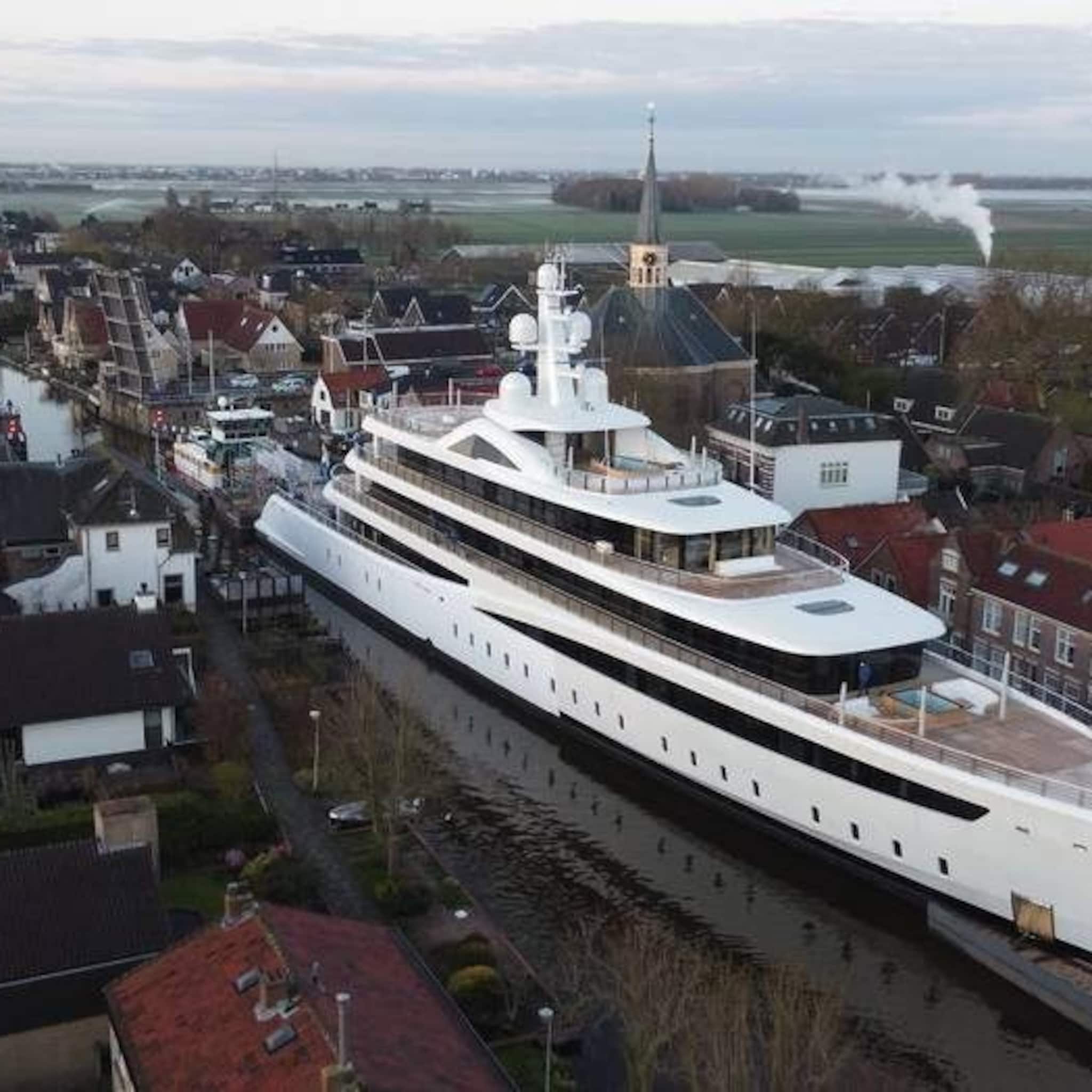 maritieme industrie heeft het zwaar behalve bouwers van superjachten
