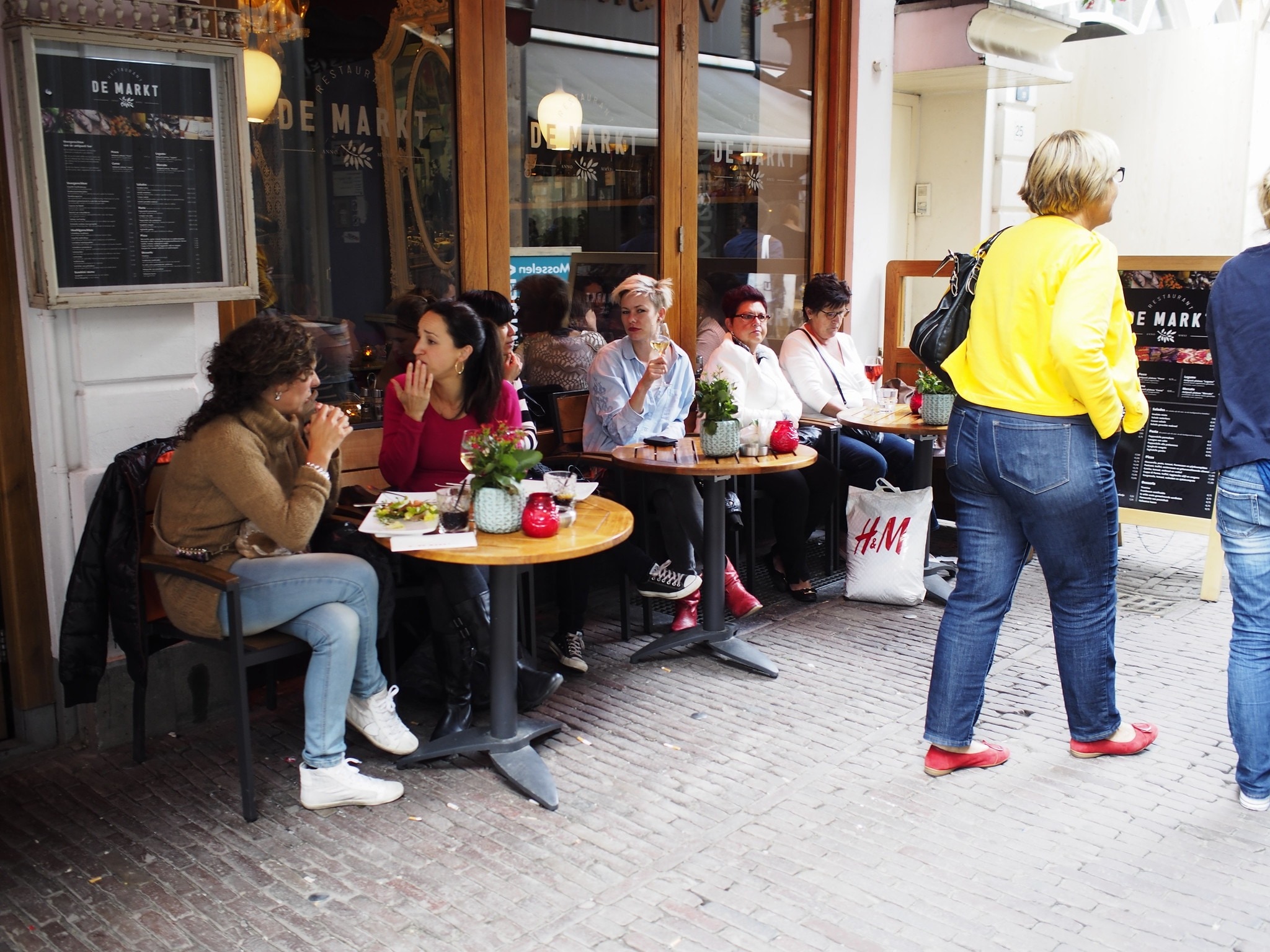 Hoewel de horeca geleidelijk weer opent, gaan we er niet direct weer net zo veel geld uitgeven. Foto: Flickr/CC
