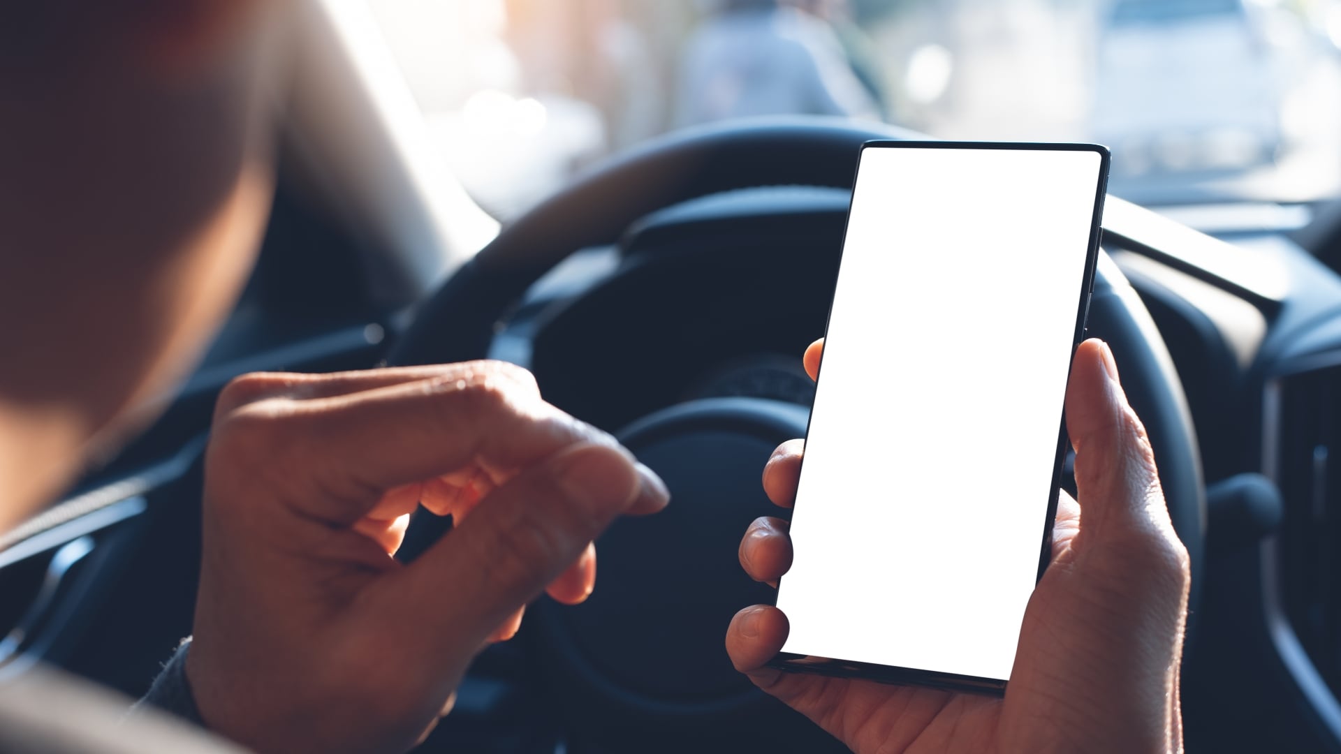 We hebben een aantal apps voor je verzameld waarmee het bijhouden van je zakelijke kilometers een stuk makkelijker wordt. Foto: Shutterstock