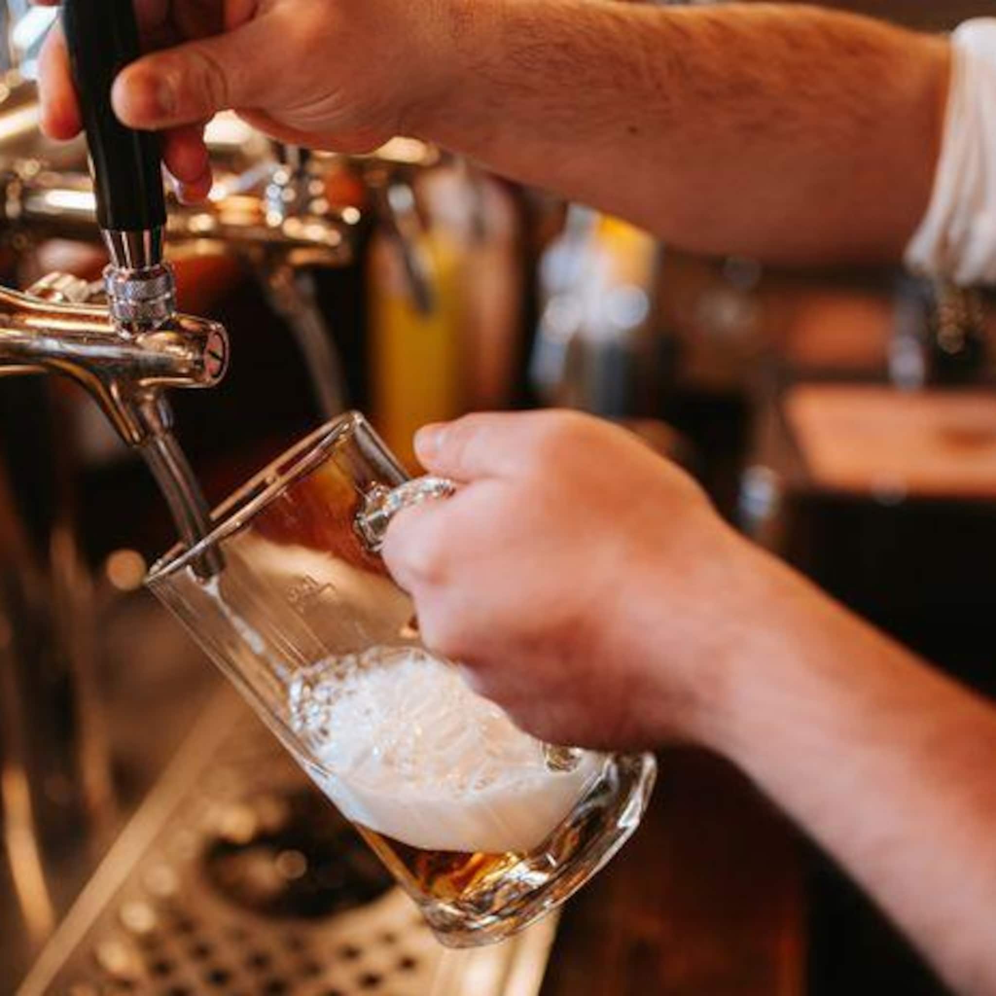 criminele weldoeners azen op horecabazen wijs een te mooi aanbod resoluut af
