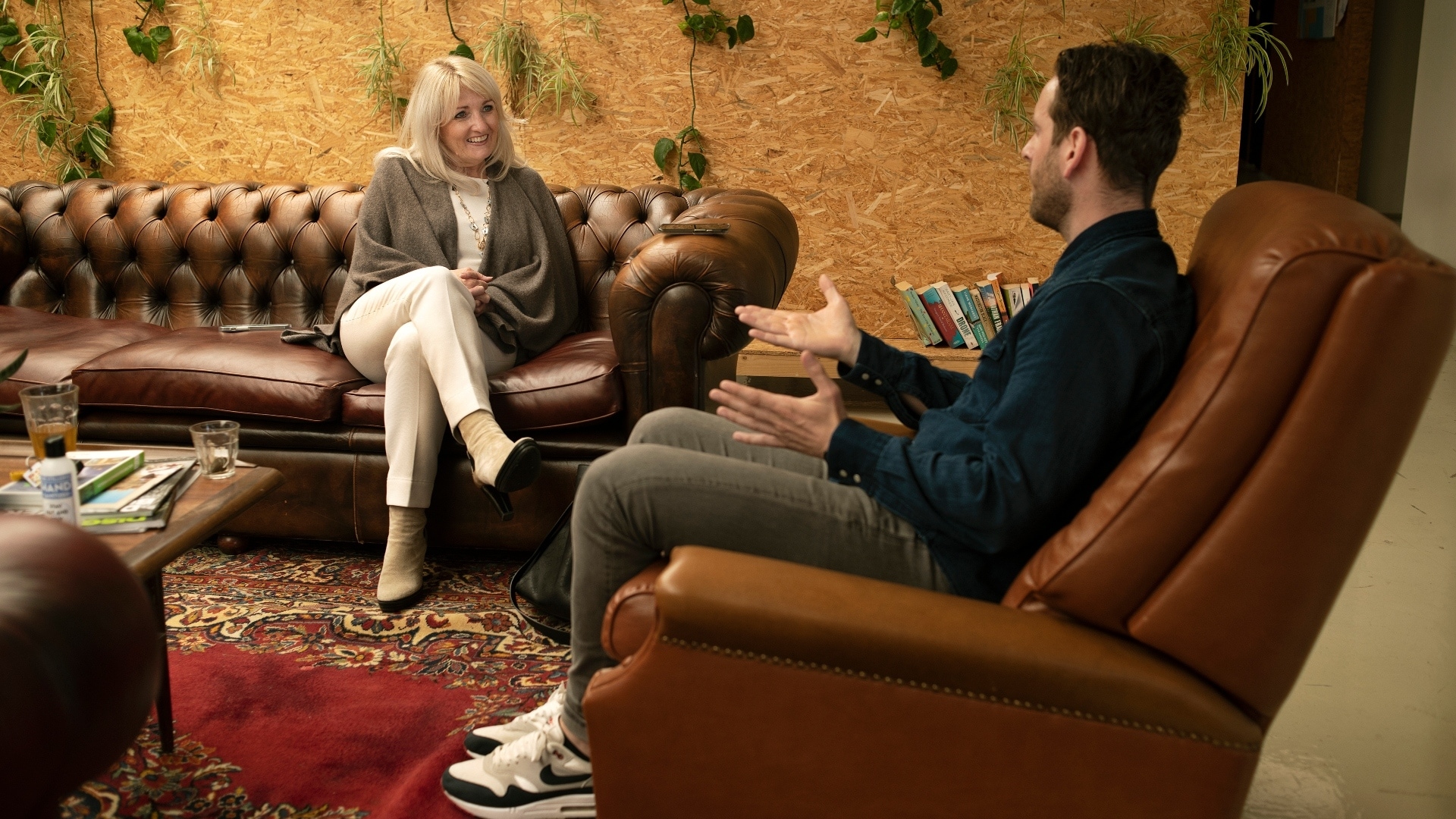 Shawn Harris, hier in gesprek met Robbert Daalder van De Ondernemer, is tevreden met haar oogst aan startups na haar tweede seizoen Dragons' Den. Foto: Marco Bakker